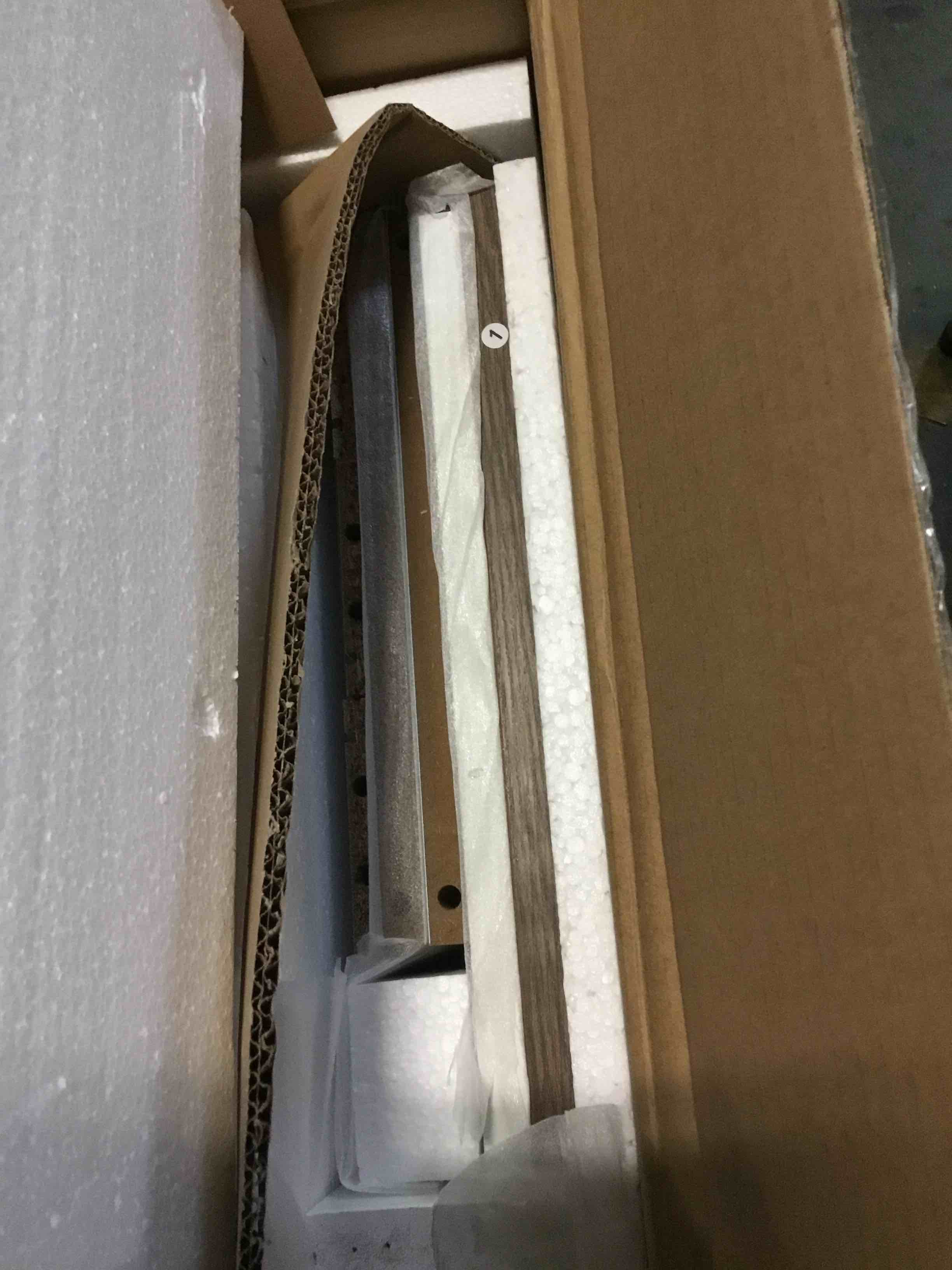 https://s3.amazonaws.com/lotting-images-prod/bidfta/BLU5236332_1692876391683.jpeg
