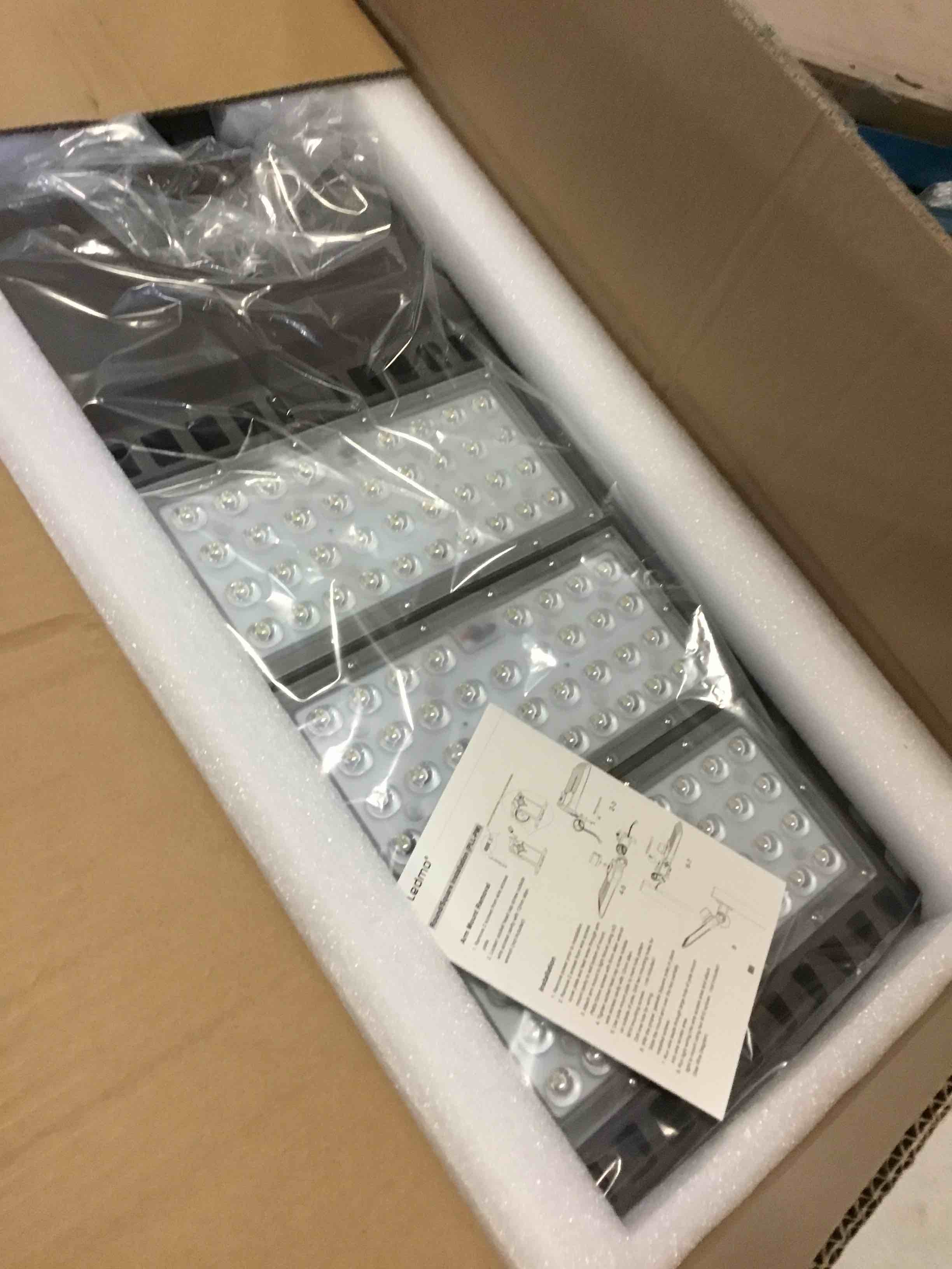 https://s3.amazonaws.com/lotting-images-prod/bidfta/BLU5236576_1692906521021.jpeg