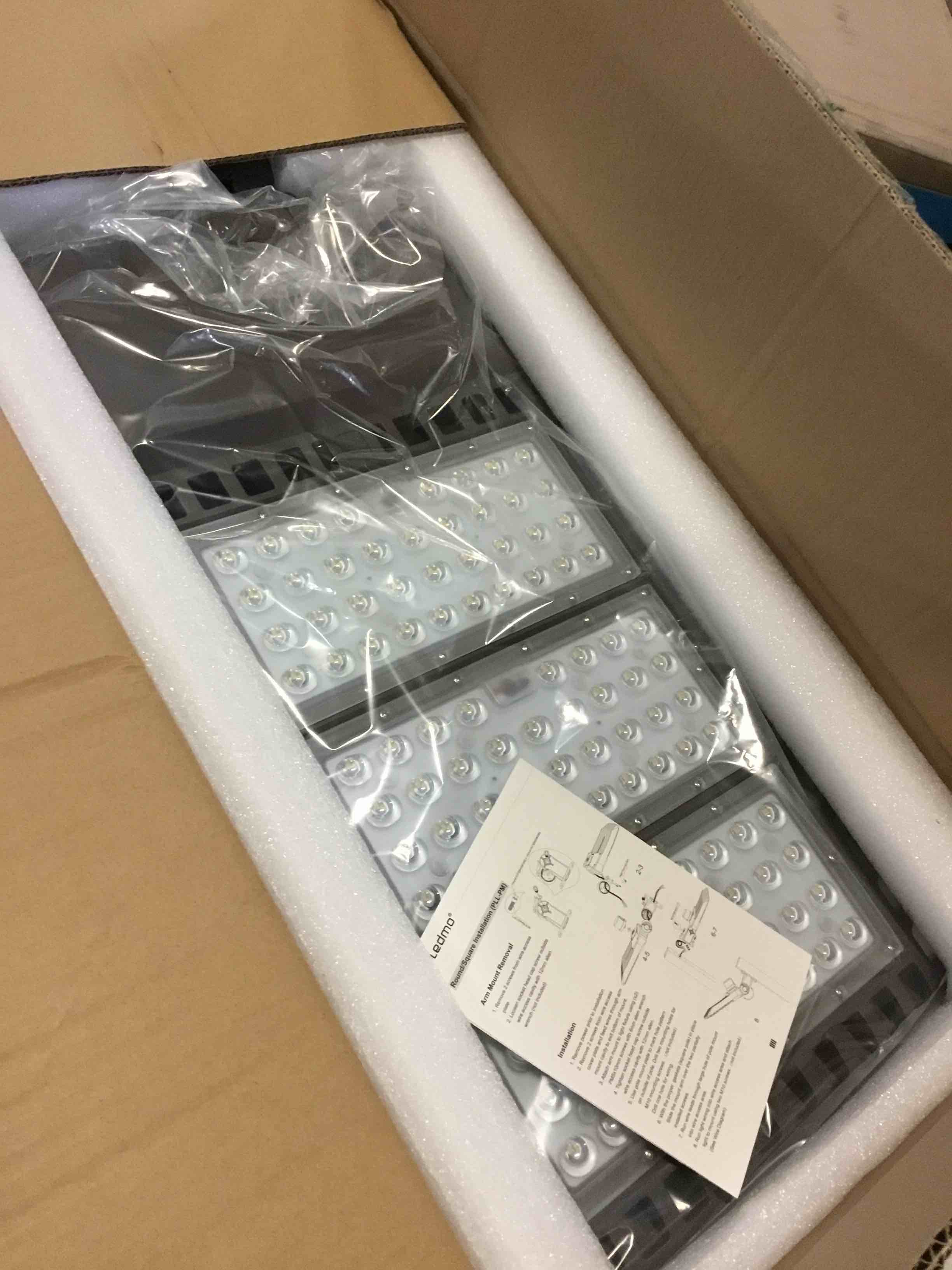 https://s3.amazonaws.com/lotting-images-prod/bidfta/BLU5236576_1692906522509.jpeg