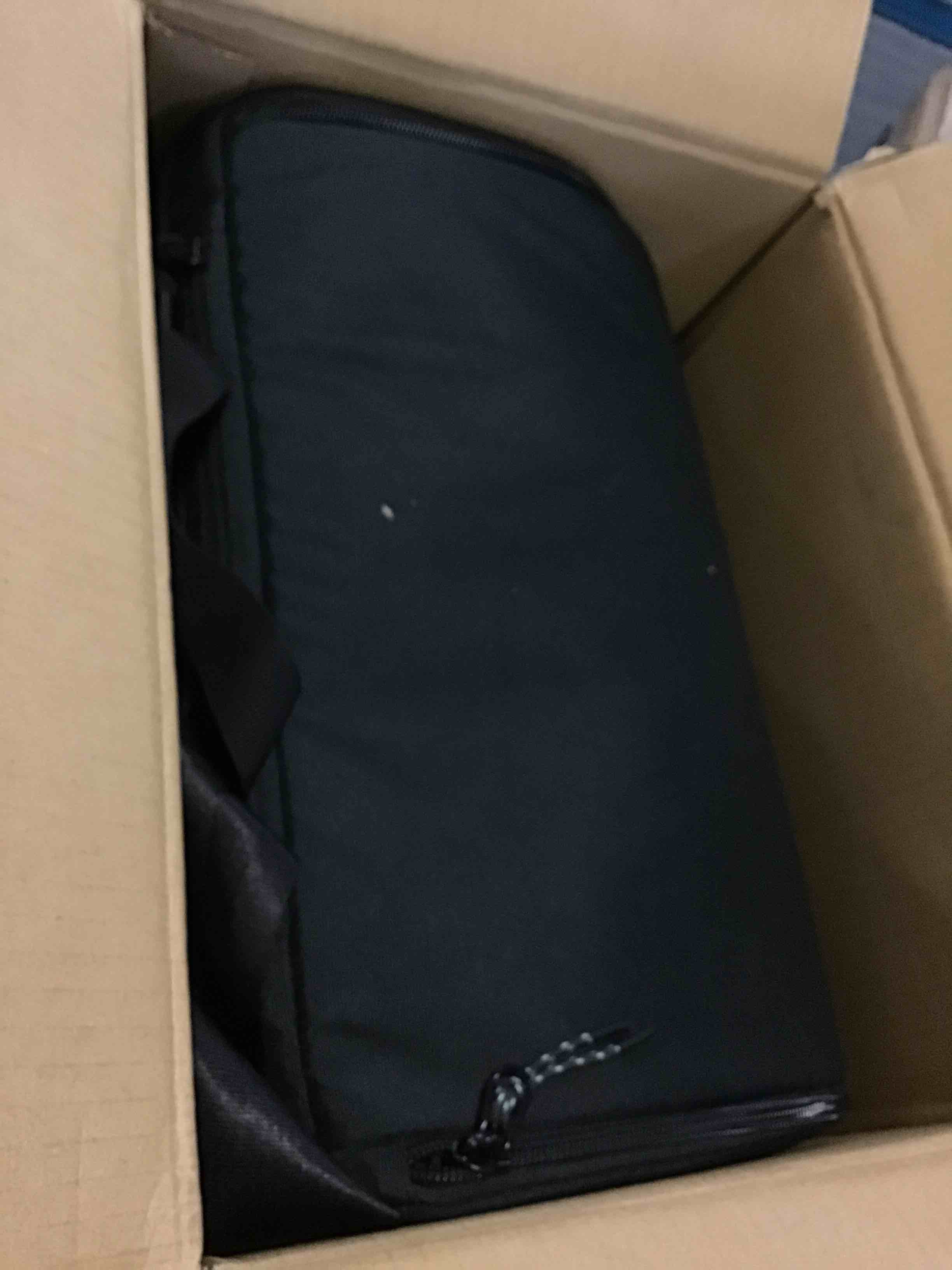 https://s3.amazonaws.com/lotting-images-prod/bidfta/BLU5236767_1692993911879.jpeg