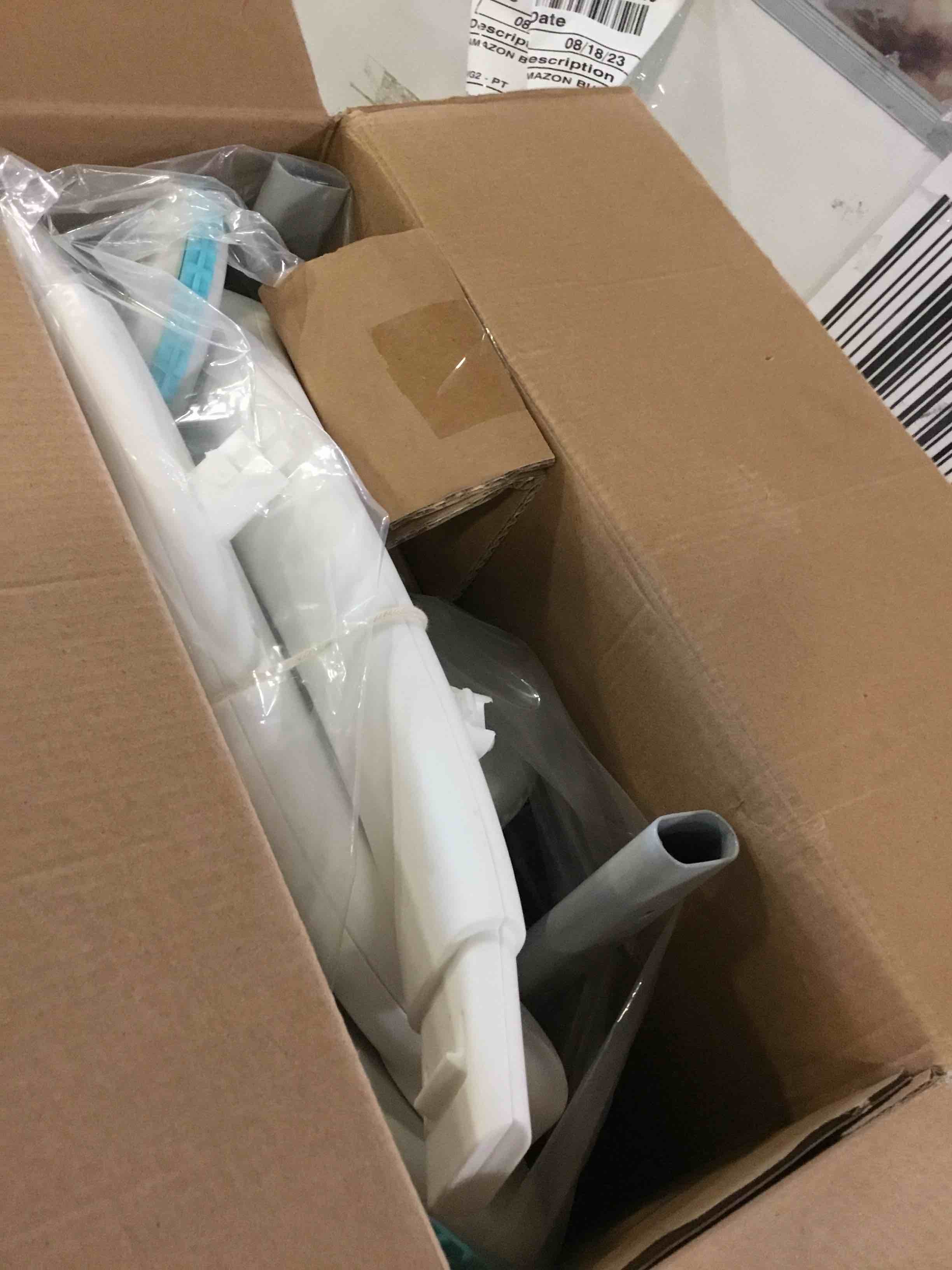https://s3.amazonaws.com/lotting-images-prod/bidfta/BLU5236851_1693229163503.jpeg