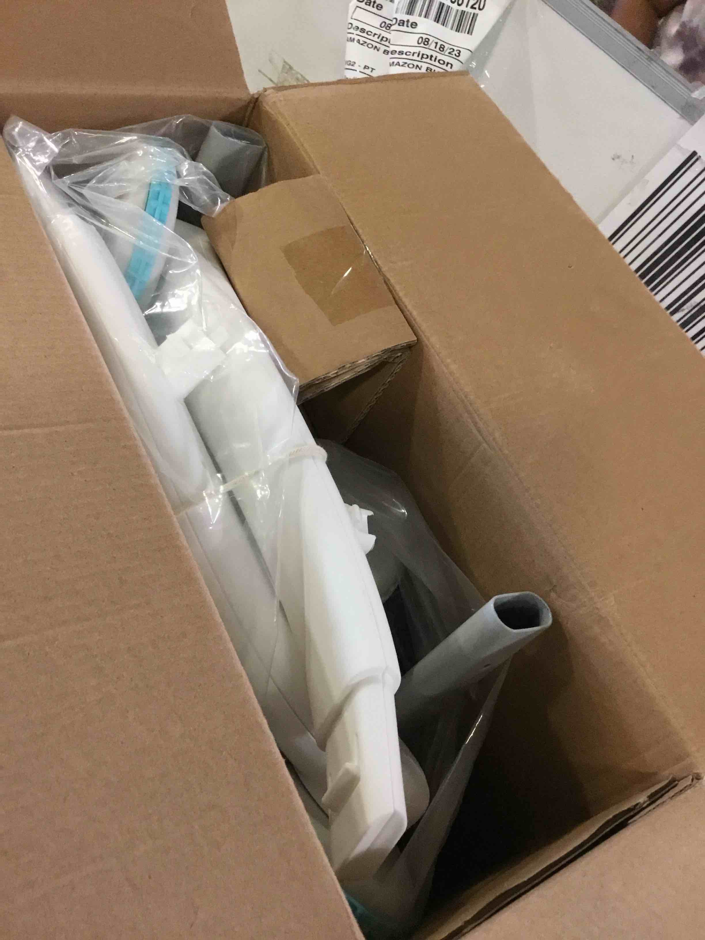https://s3.amazonaws.com/lotting-images-prod/bidfta/BLU5236851_1693229164649.jpeg