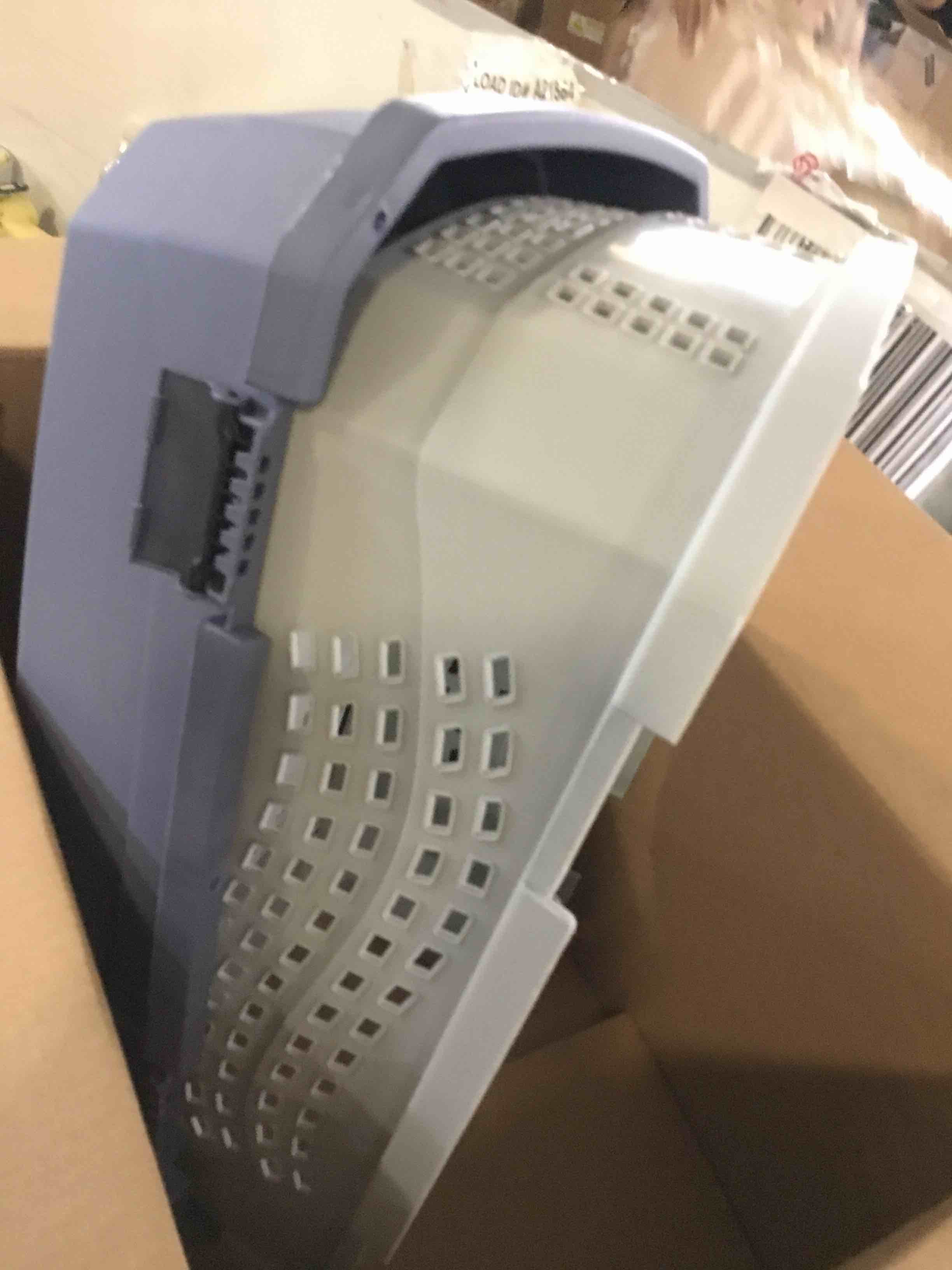 https://s3.amazonaws.com/lotting-images-prod/bidfta/BLU5236863_1693230070500.jpeg