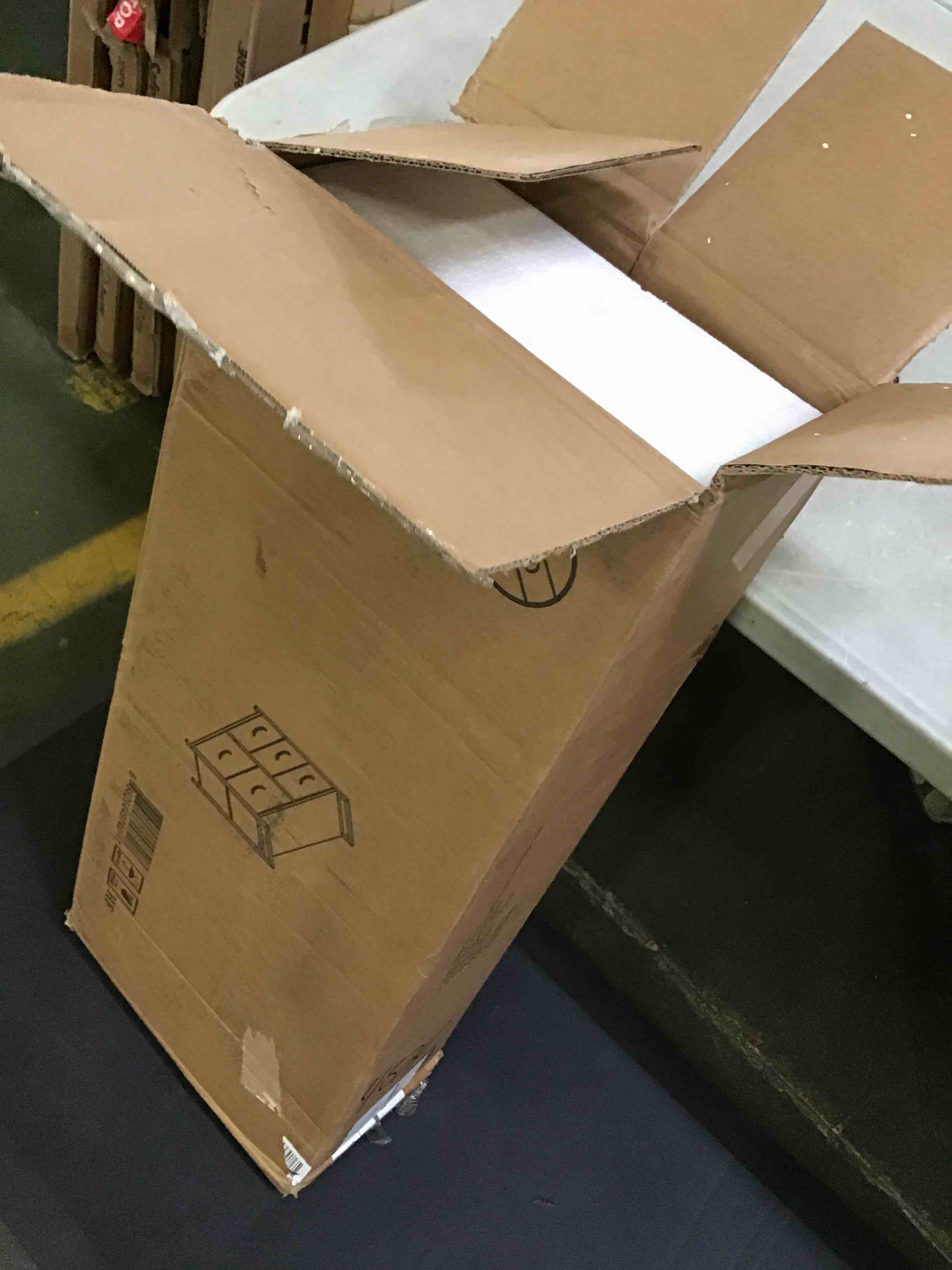 https://s3.amazonaws.com/lotting-images-prod/bidfta/BLU5237256_1692889828757.jpeg