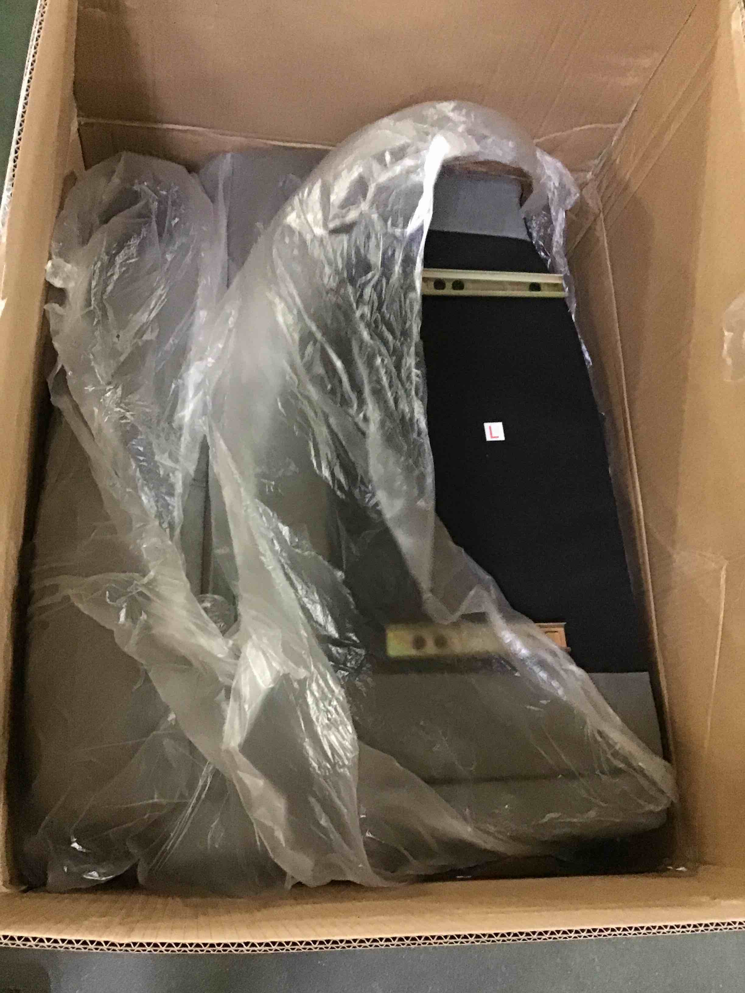https://s3.amazonaws.com/lotting-images-prod/bidfta/BLU5237405_1692968811603.jpeg