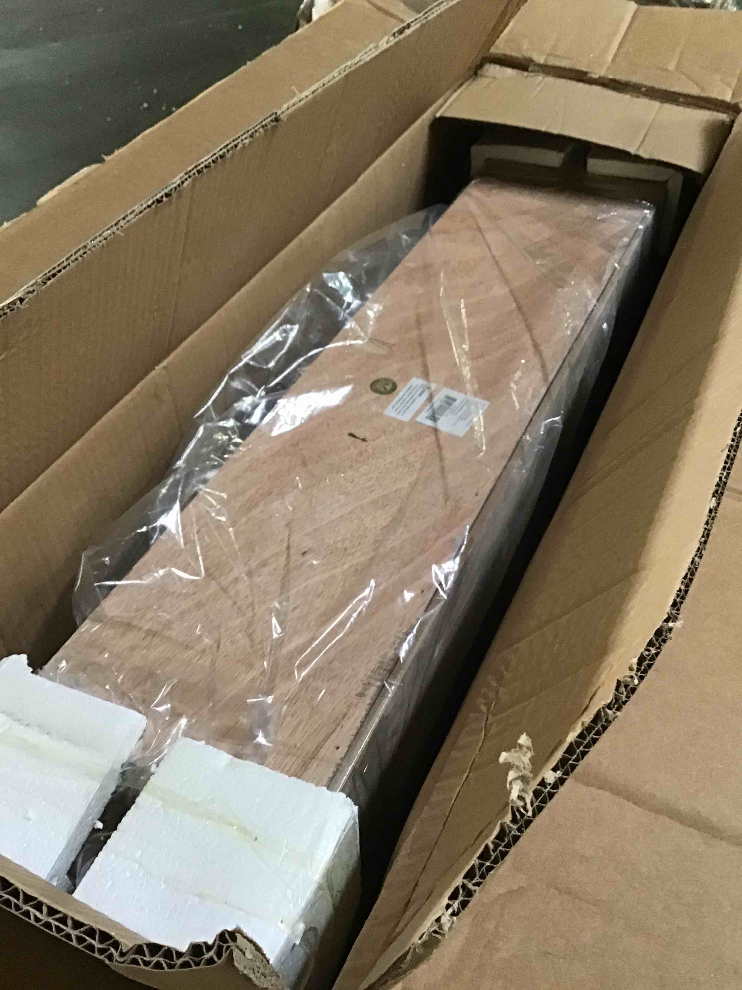 https://s3.amazonaws.com/lotting-images-prod/bidfta/BLU5237421_1692971514669.jpeg
