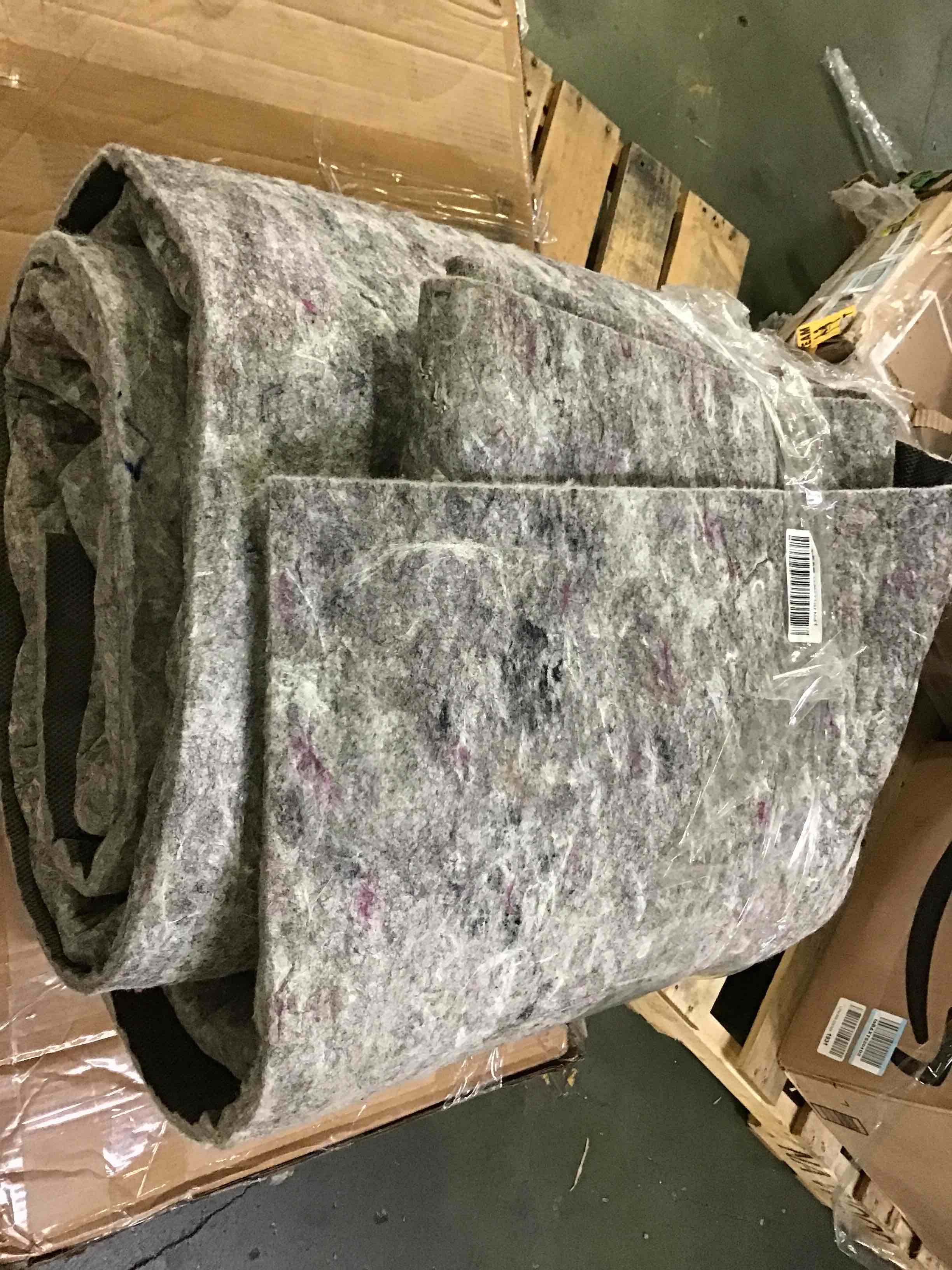 https://s3.amazonaws.com/lotting-images-prod/bidfta/BLU5237488_1692985377059.jpeg