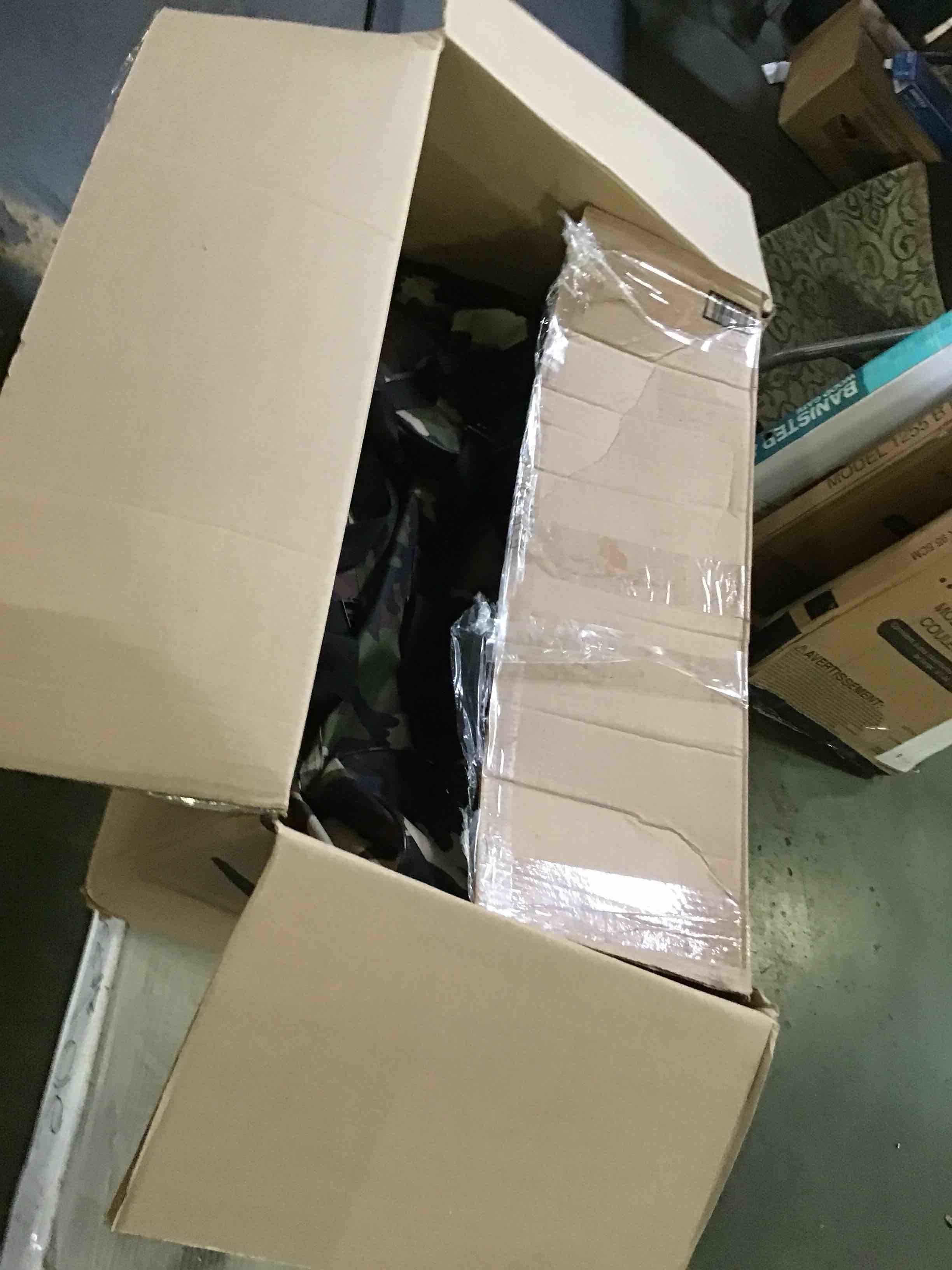 https://s3.amazonaws.com/lotting-images-prod/bidfta/BLU5237493_1692986093788.jpeg