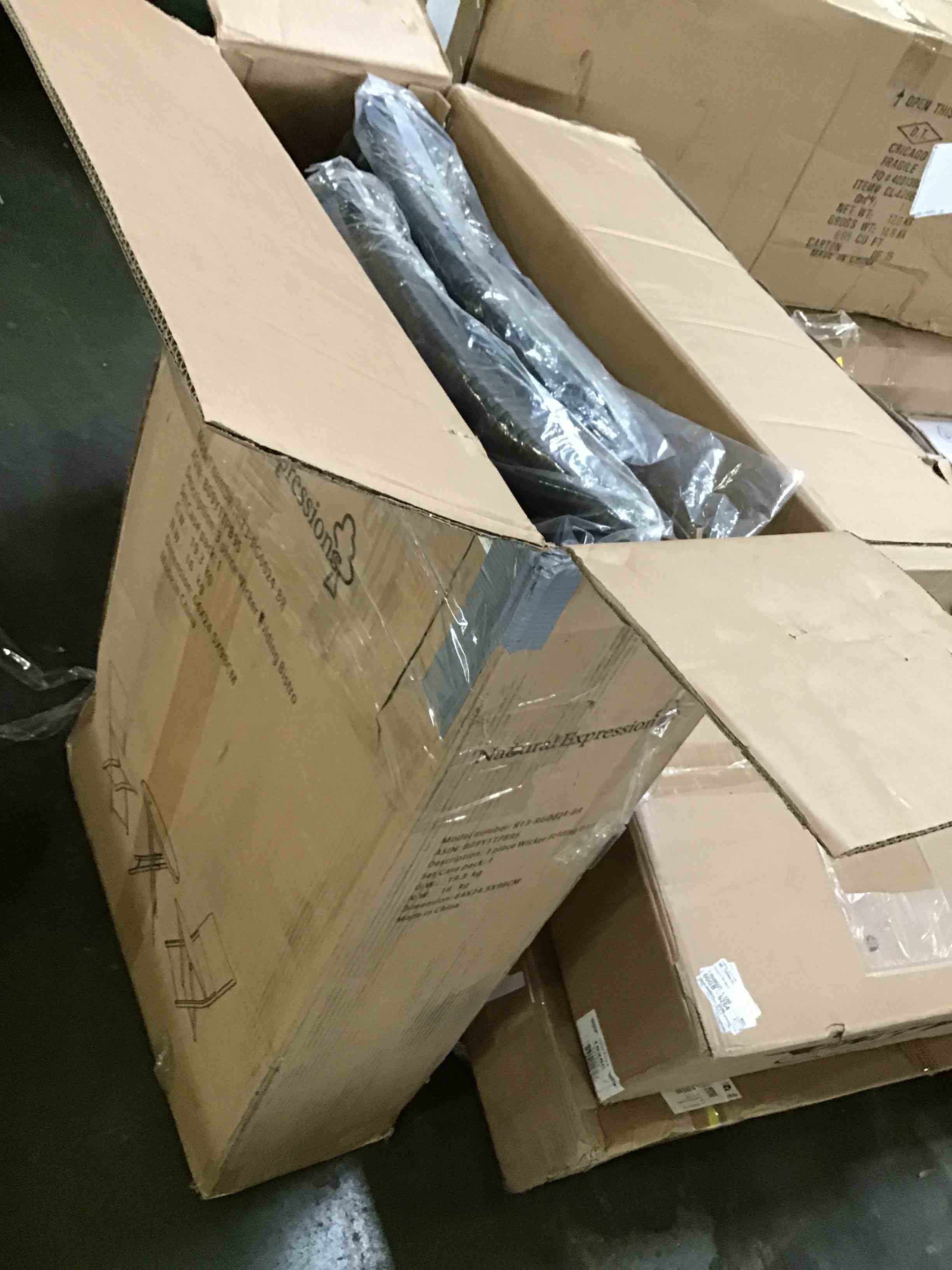 https://s3.amazonaws.com/lotting-images-prod/bidfta/BLU5237496_1692986298921.jpeg