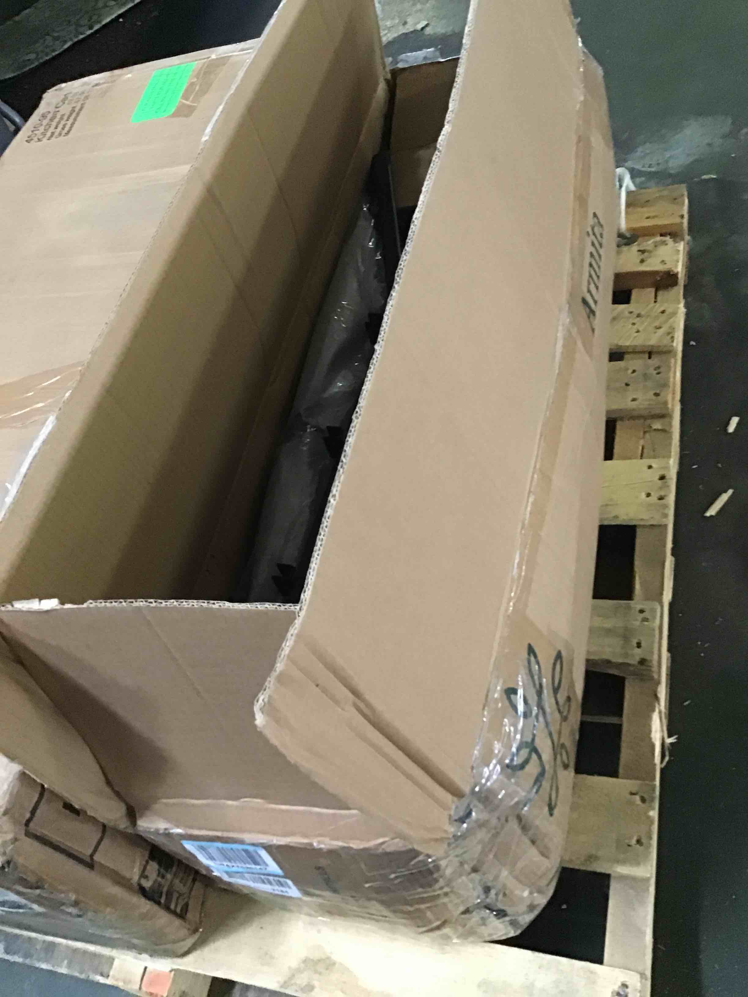 https://s3.amazonaws.com/lotting-images-prod/bidfta/BLU5237529_1692993069391.jpeg