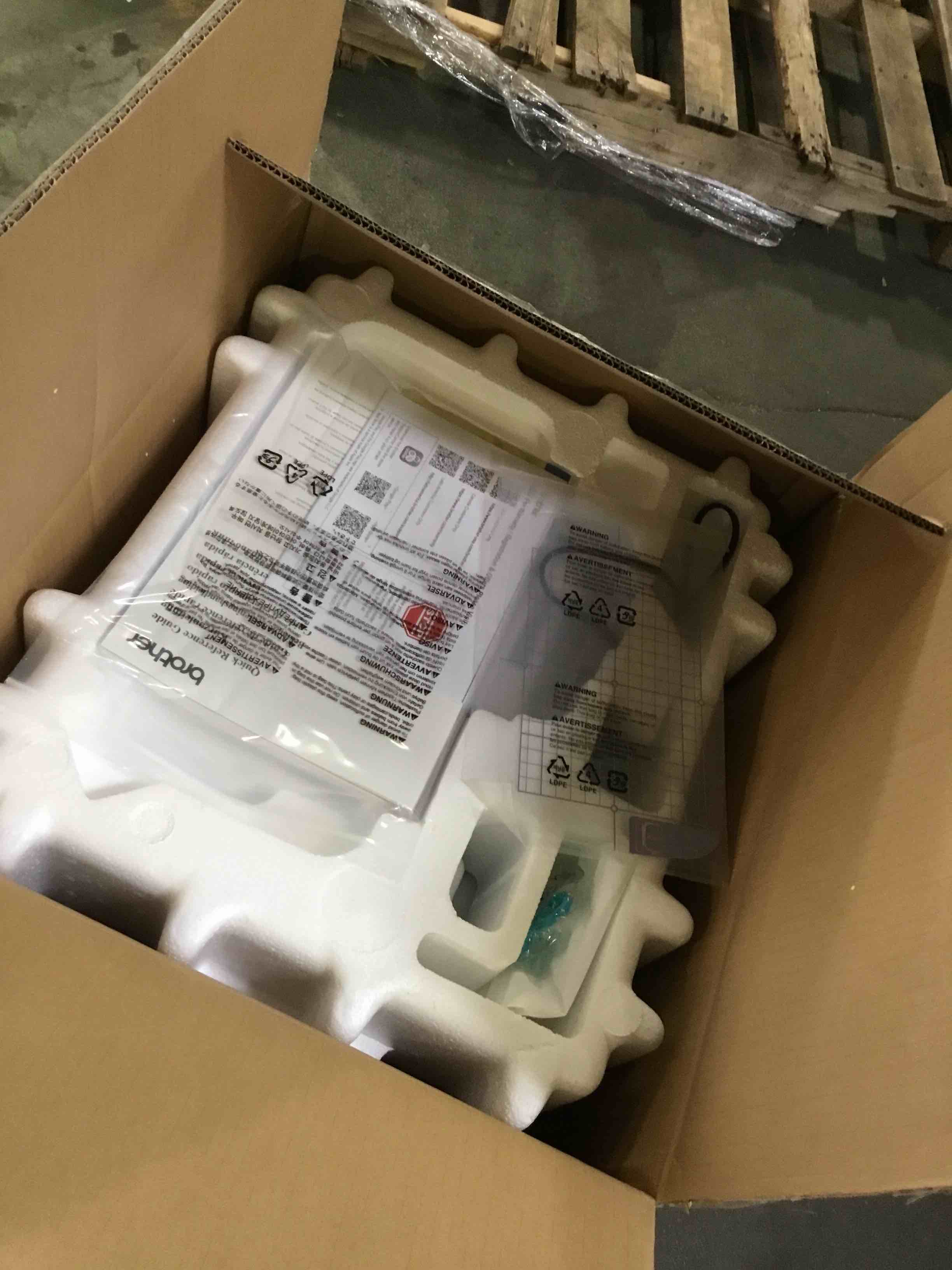 https://s3.amazonaws.com/lotting-images-prod/bidfta/BLU5237610_1693057905739.jpeg