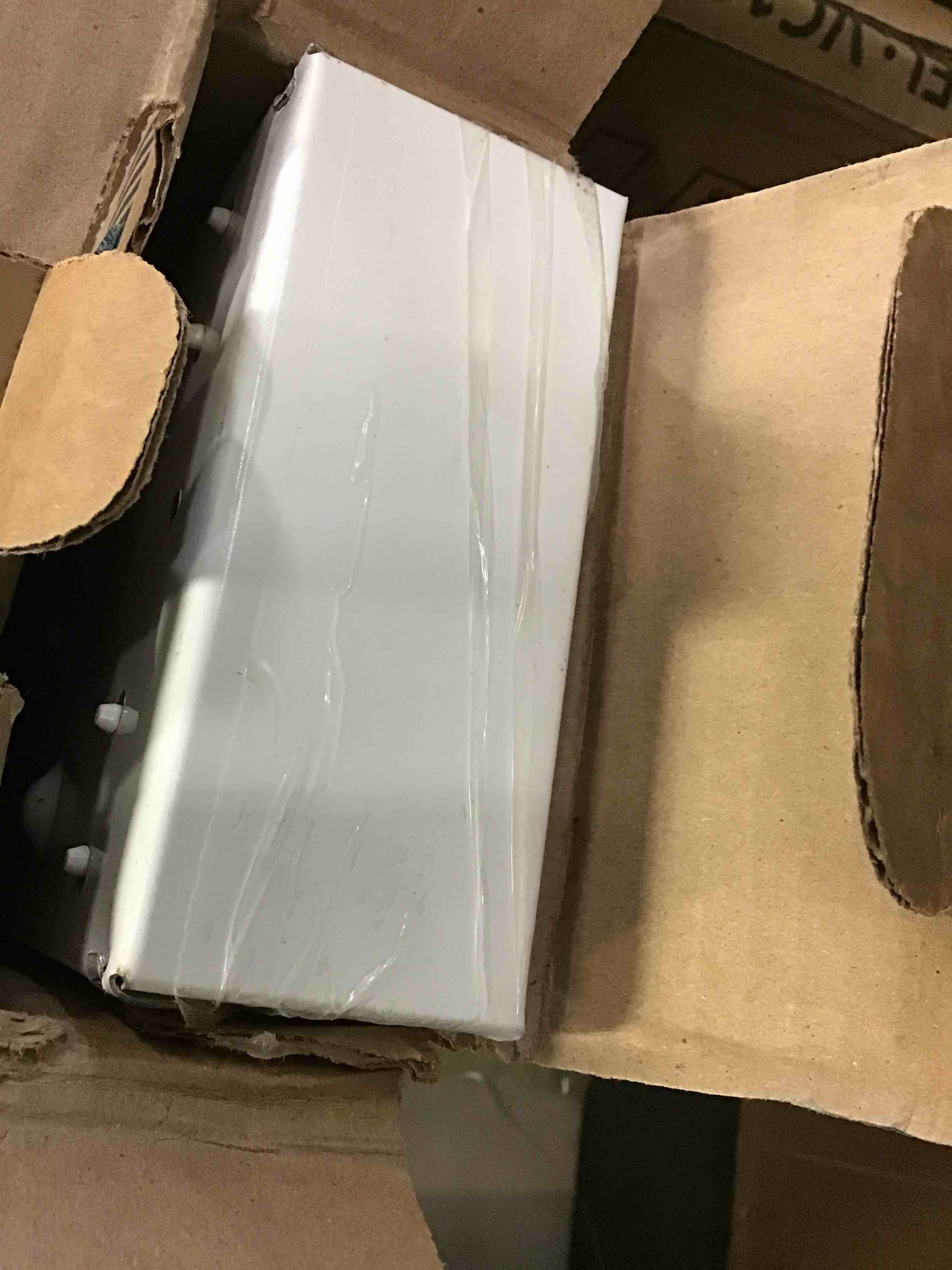 https://s3.amazonaws.com/lotting-images-prod/bidfta/BLU5237710_1693228013809.jpeg