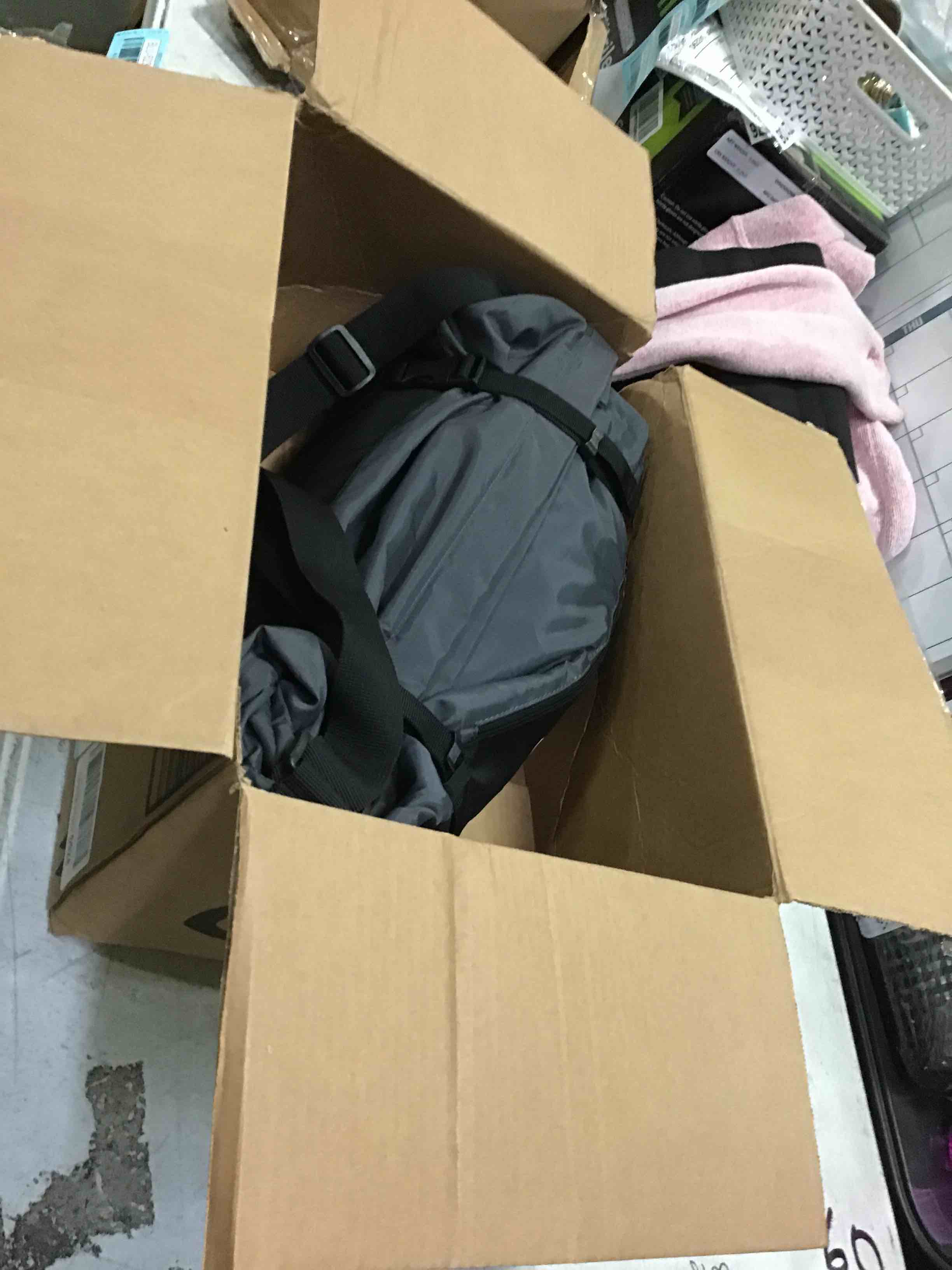 https://s3.amazonaws.com/lotting-images-prod/bidfta/BLU5238328_1694533943698.jpeg