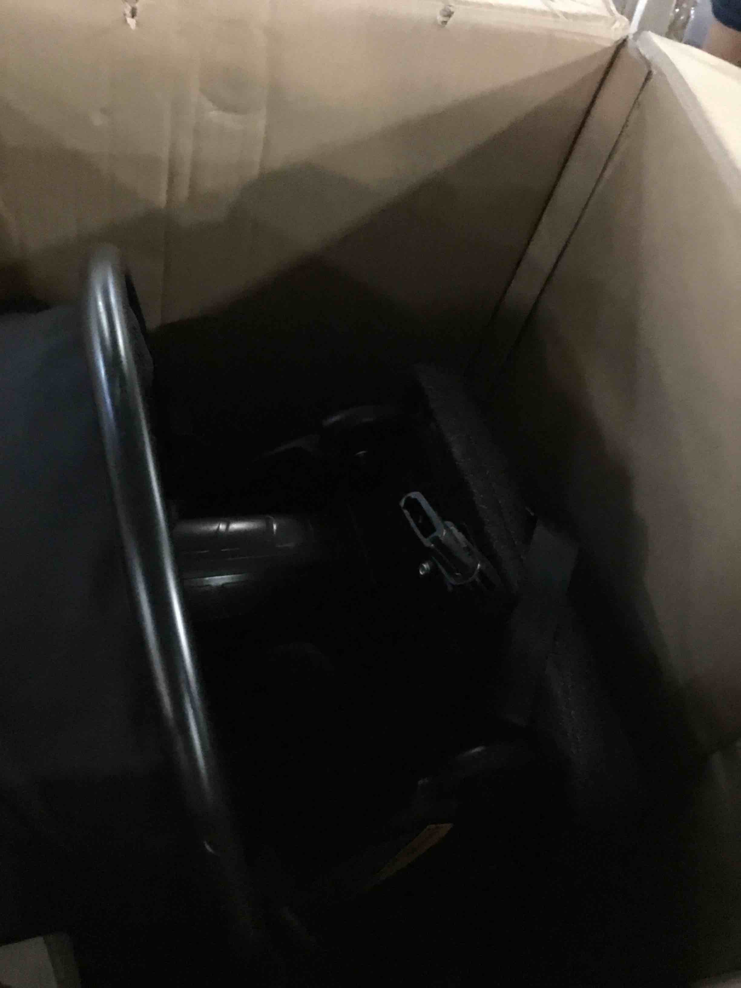 https://s3.amazonaws.com/lotting-images-prod/bidfta/BLU5239411_1693395144878.jpeg