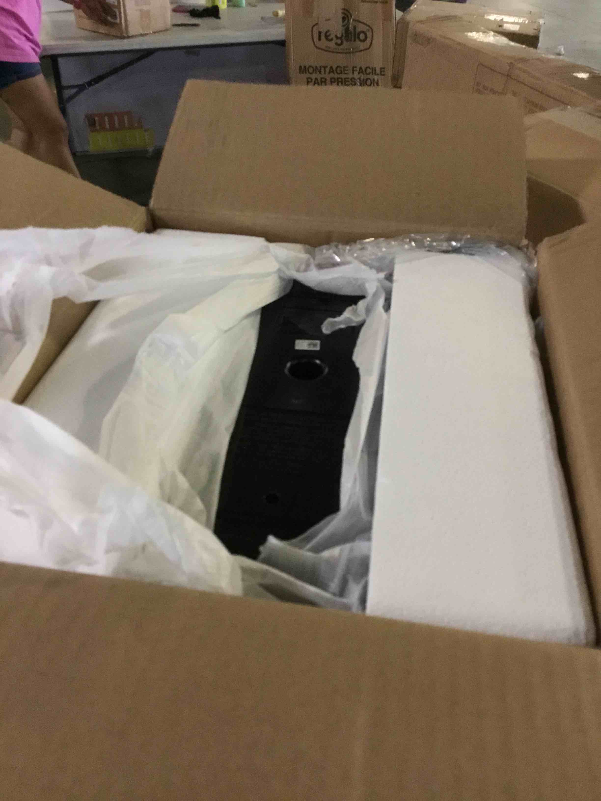 https://s3.amazonaws.com/lotting-images-prod/bidfta/BLU5239588_1693426222523.jpeg