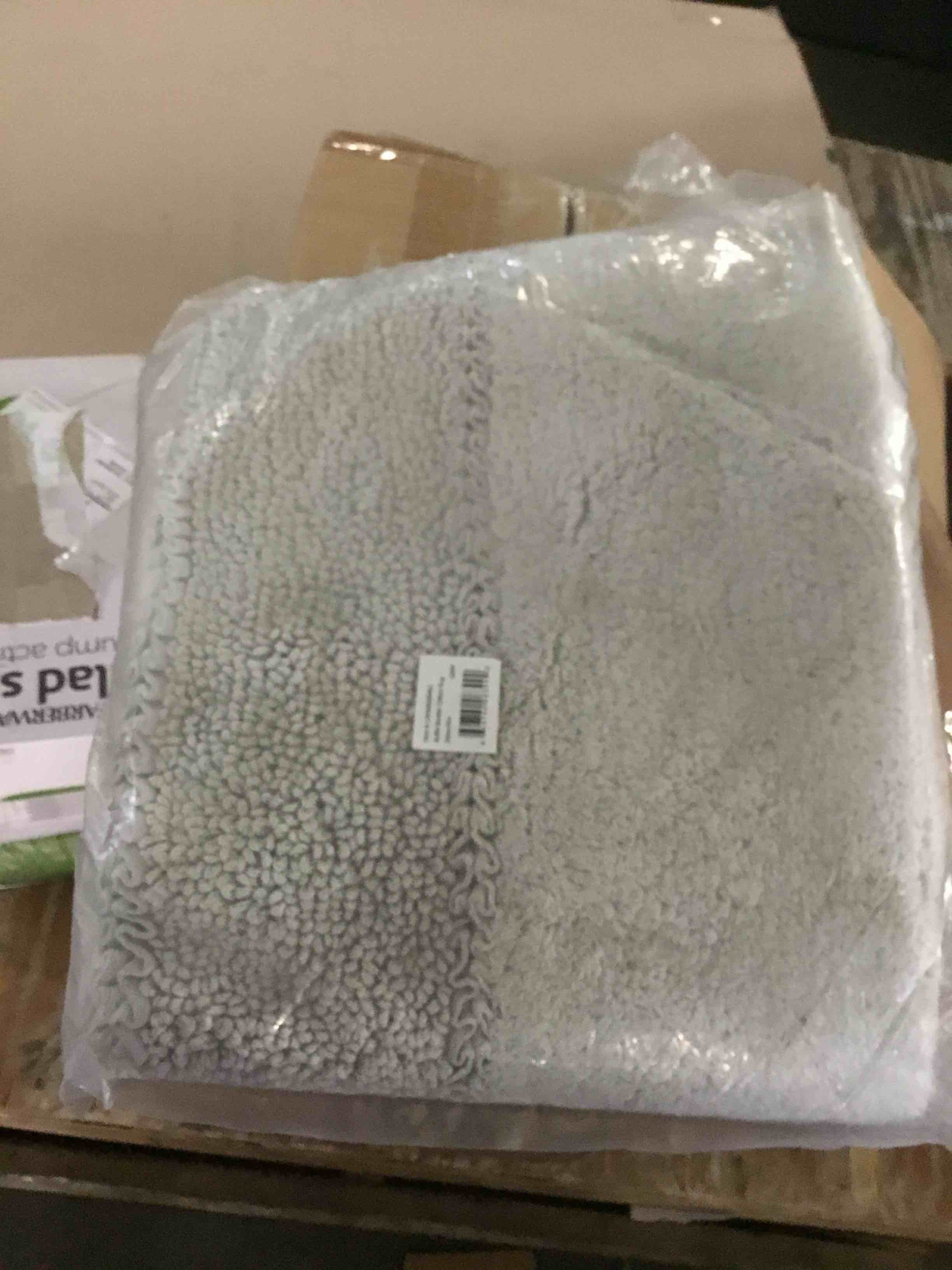 https://s3.amazonaws.com/lotting-images-prod/bidfta/BLU5239876_1693915980582.jpeg