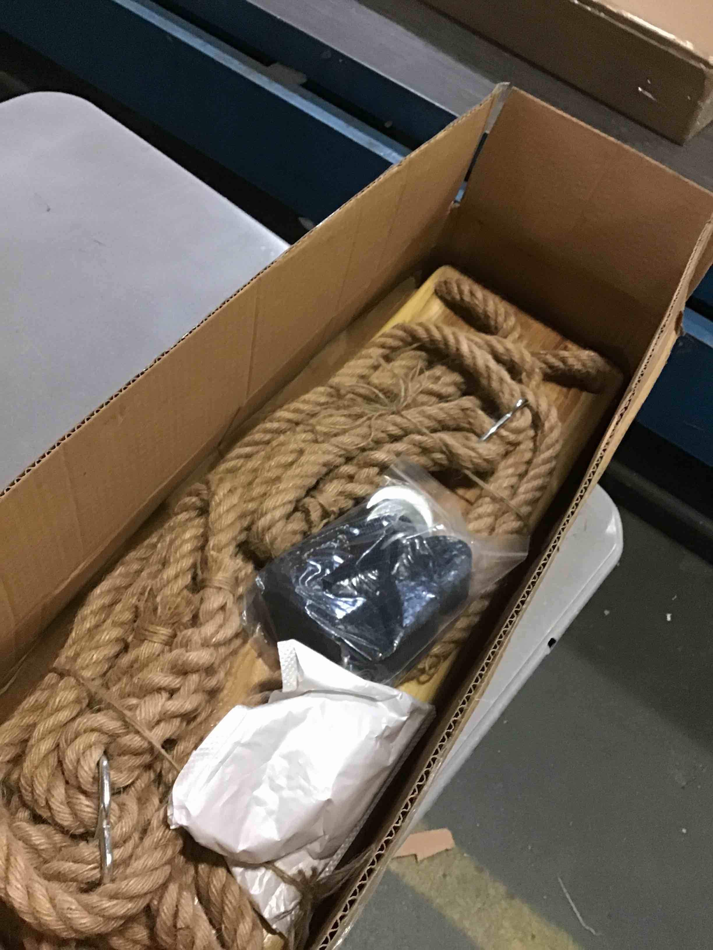 https://s3.amazonaws.com/lotting-images-prod/bidfta/BLU5252009_1701104681277.jpeg