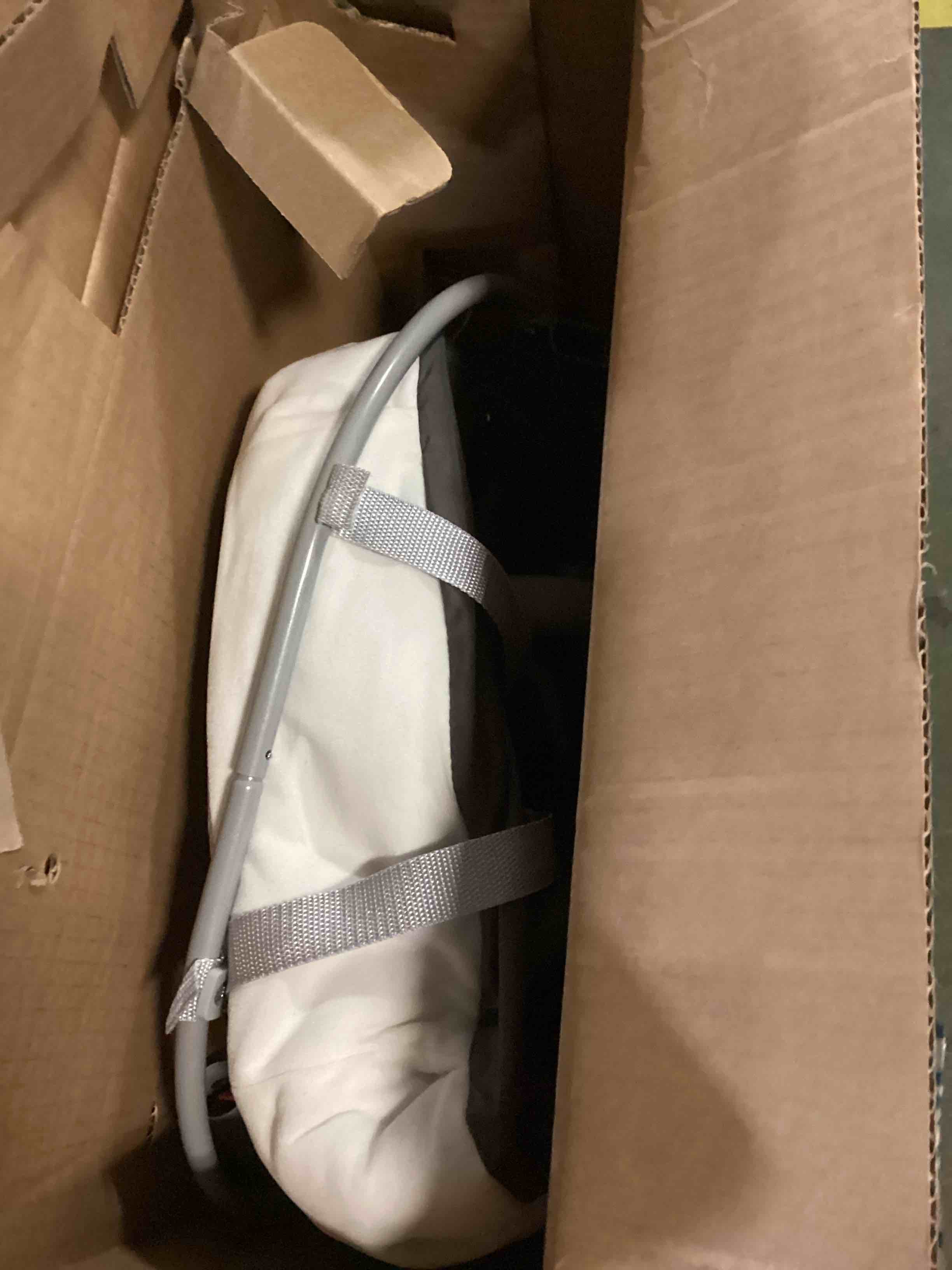 https://s3.amazonaws.com/lotting-images-prod/bidfta/BLU5252964_1701696056871.jpeg
