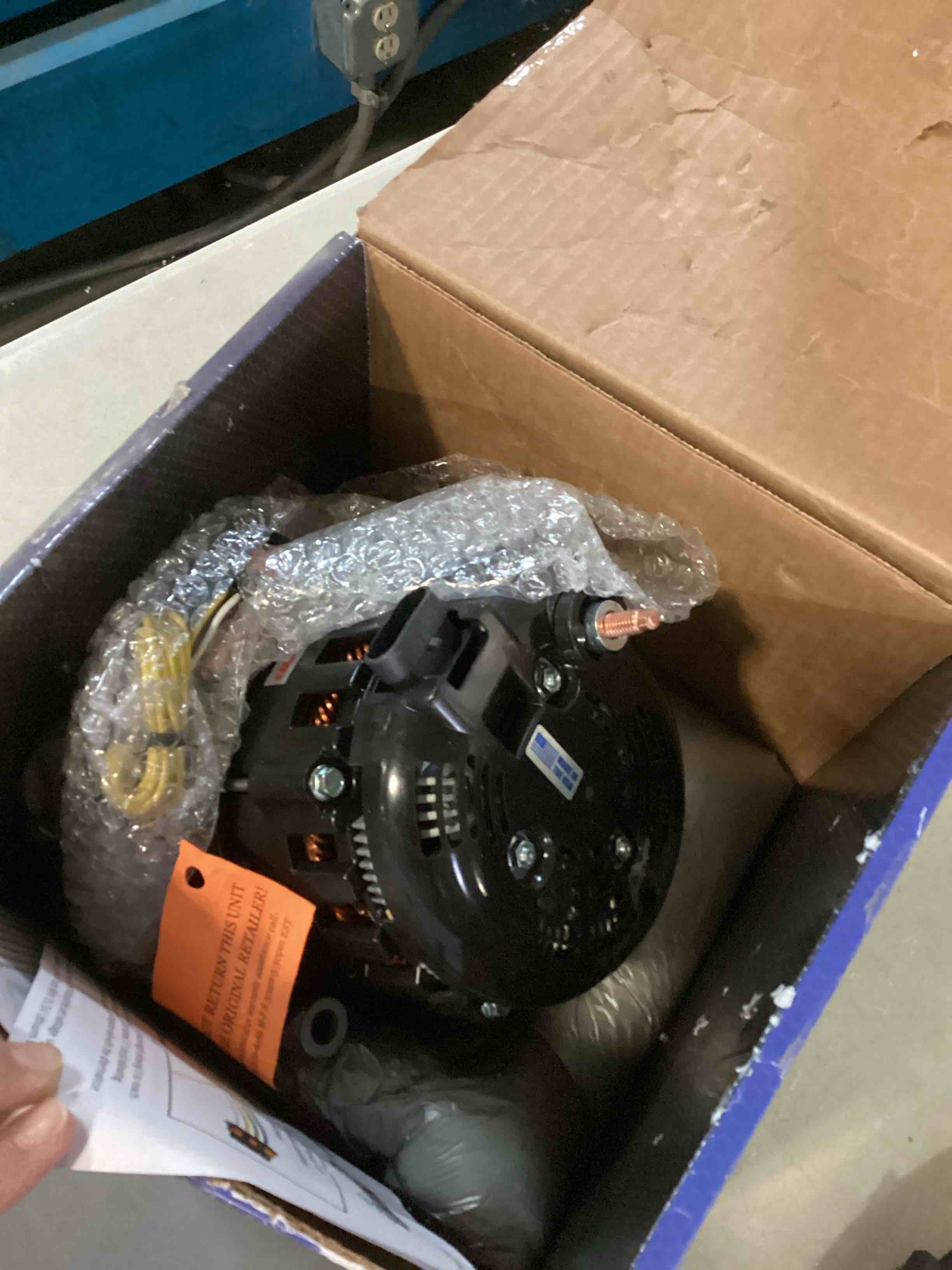https://s3.amazonaws.com/lotting-images-prod/bidfta/BLU5253082_1701710192344.jpeg