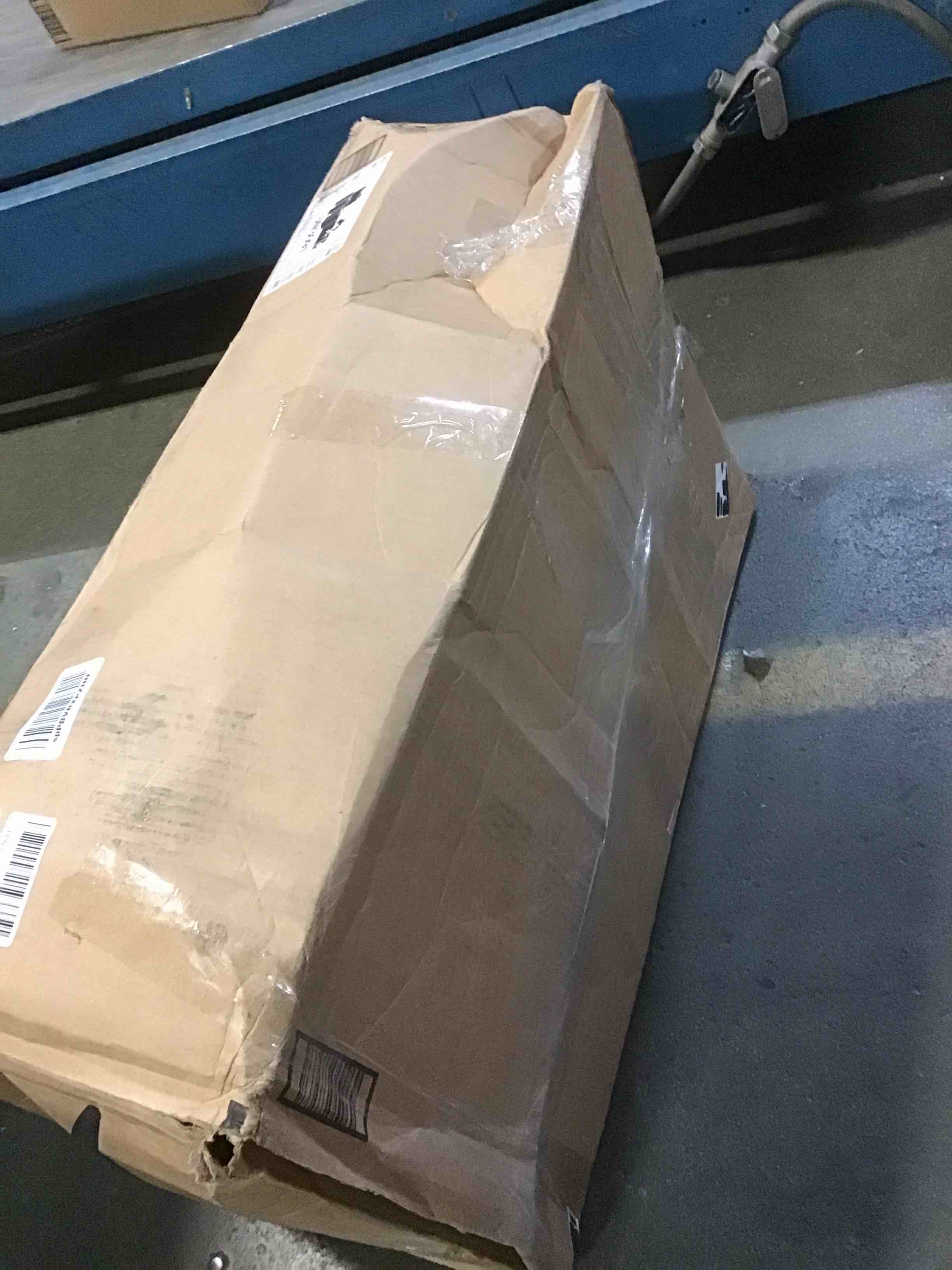 https://s3.amazonaws.com/lotting-images-prod/bidfta/BLU5253154_1701782000349.jpeg