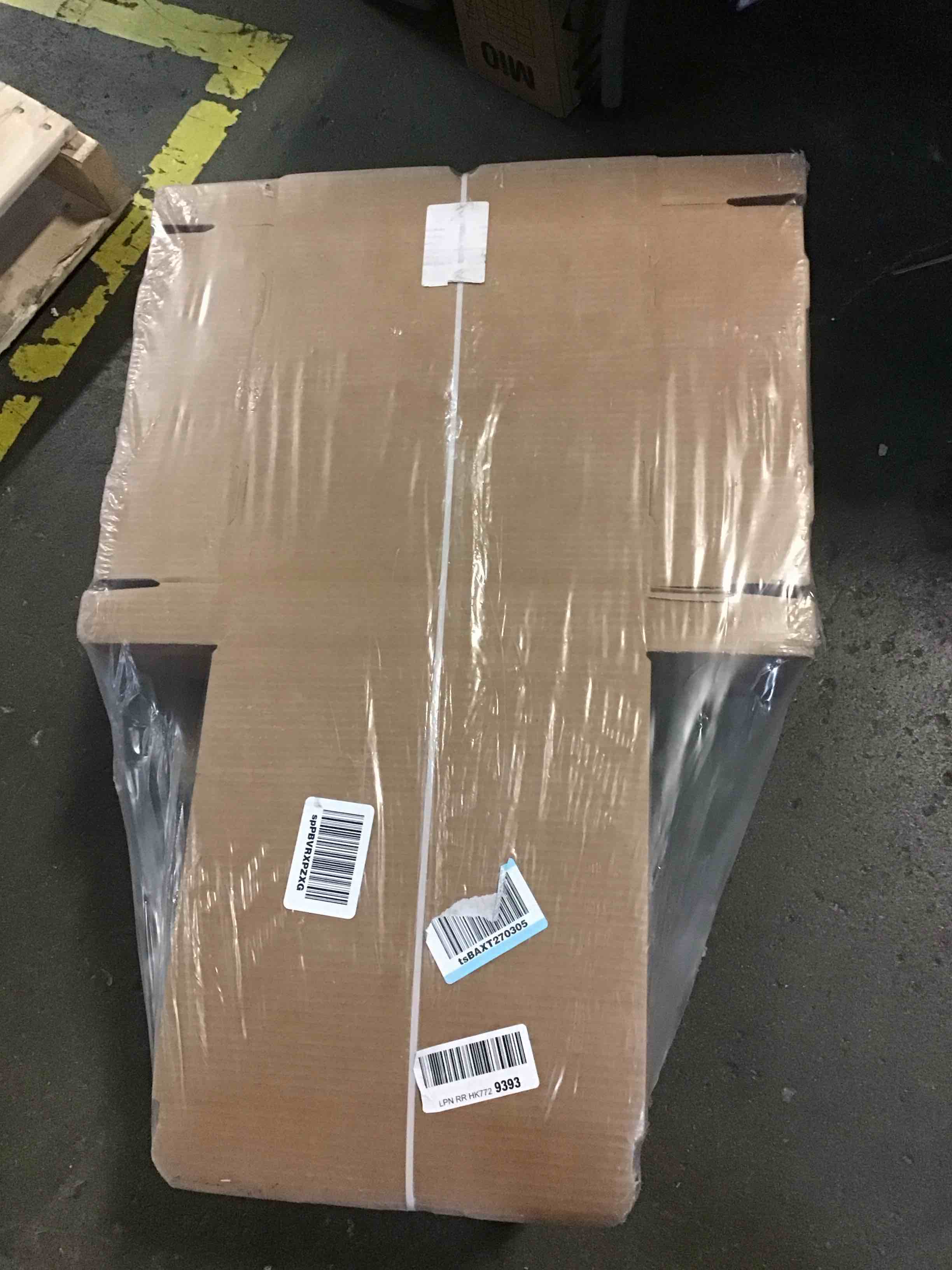 https://s3.amazonaws.com/lotting-images-prod/bidfta/BLU5253184_1701785210926.jpeg