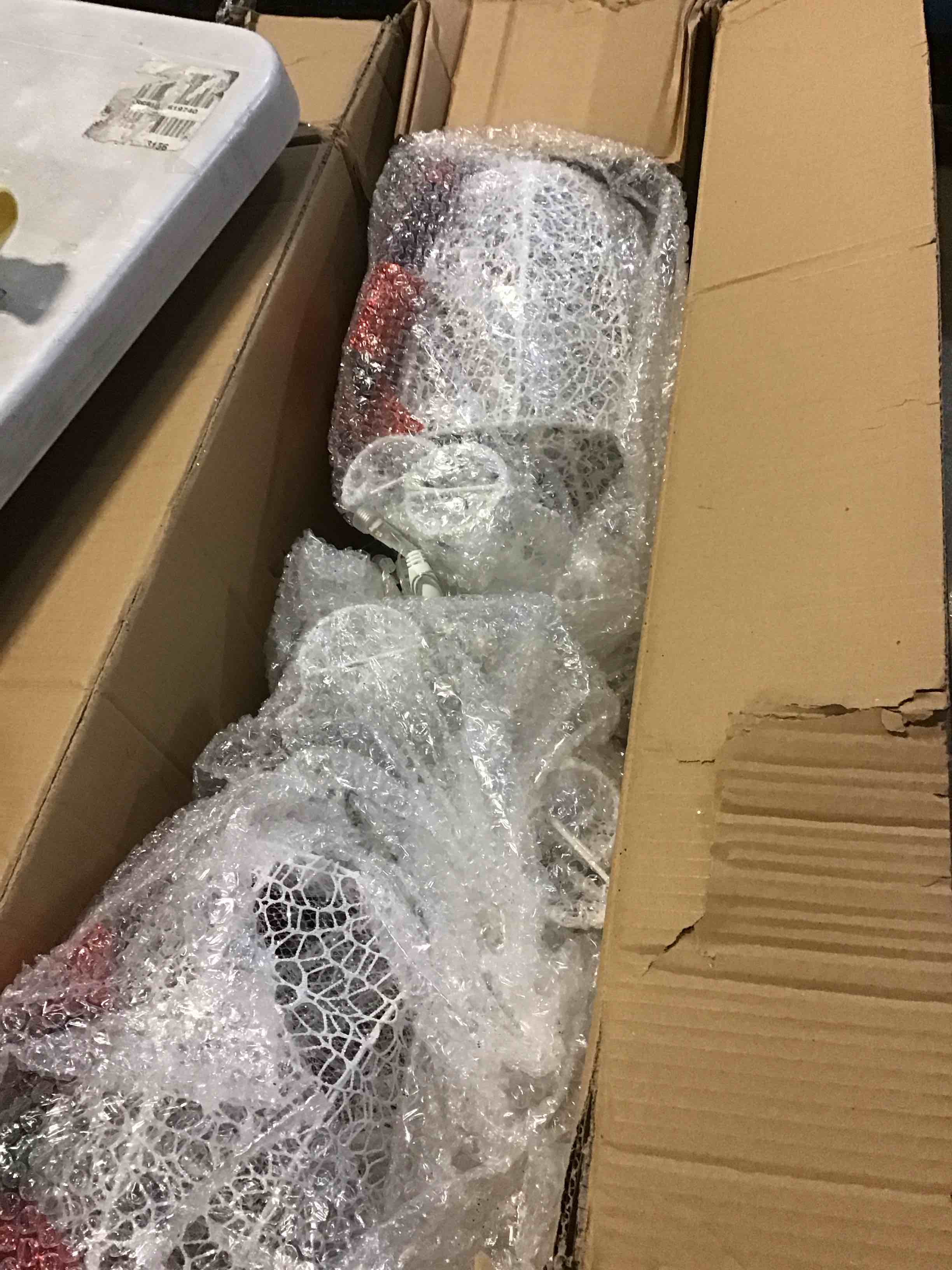 https://s3.amazonaws.com/lotting-images-prod/bidfta/BLU5253300_1701804627497.jpeg