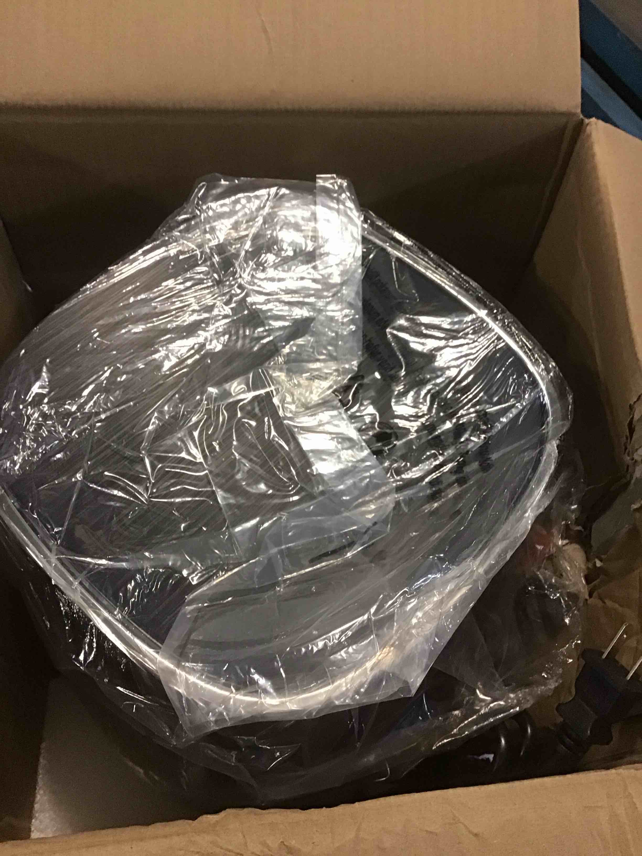 https://s3.amazonaws.com/lotting-images-prod/bidfta/BLU5253316_1701807816573.jpeg