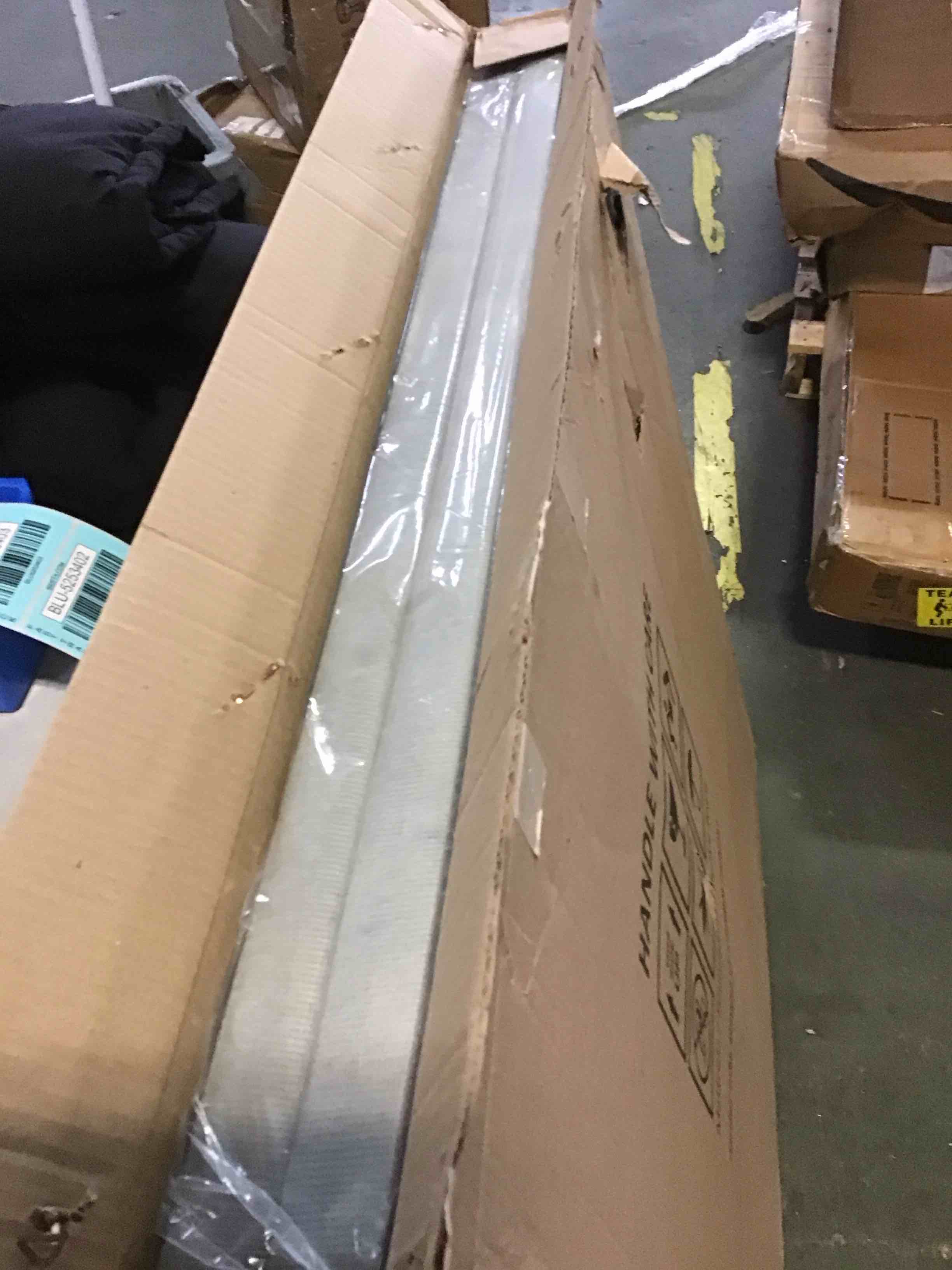 https://s3.amazonaws.com/lotting-images-prod/bidfta/BLU5253399_1701877600216.jpeg