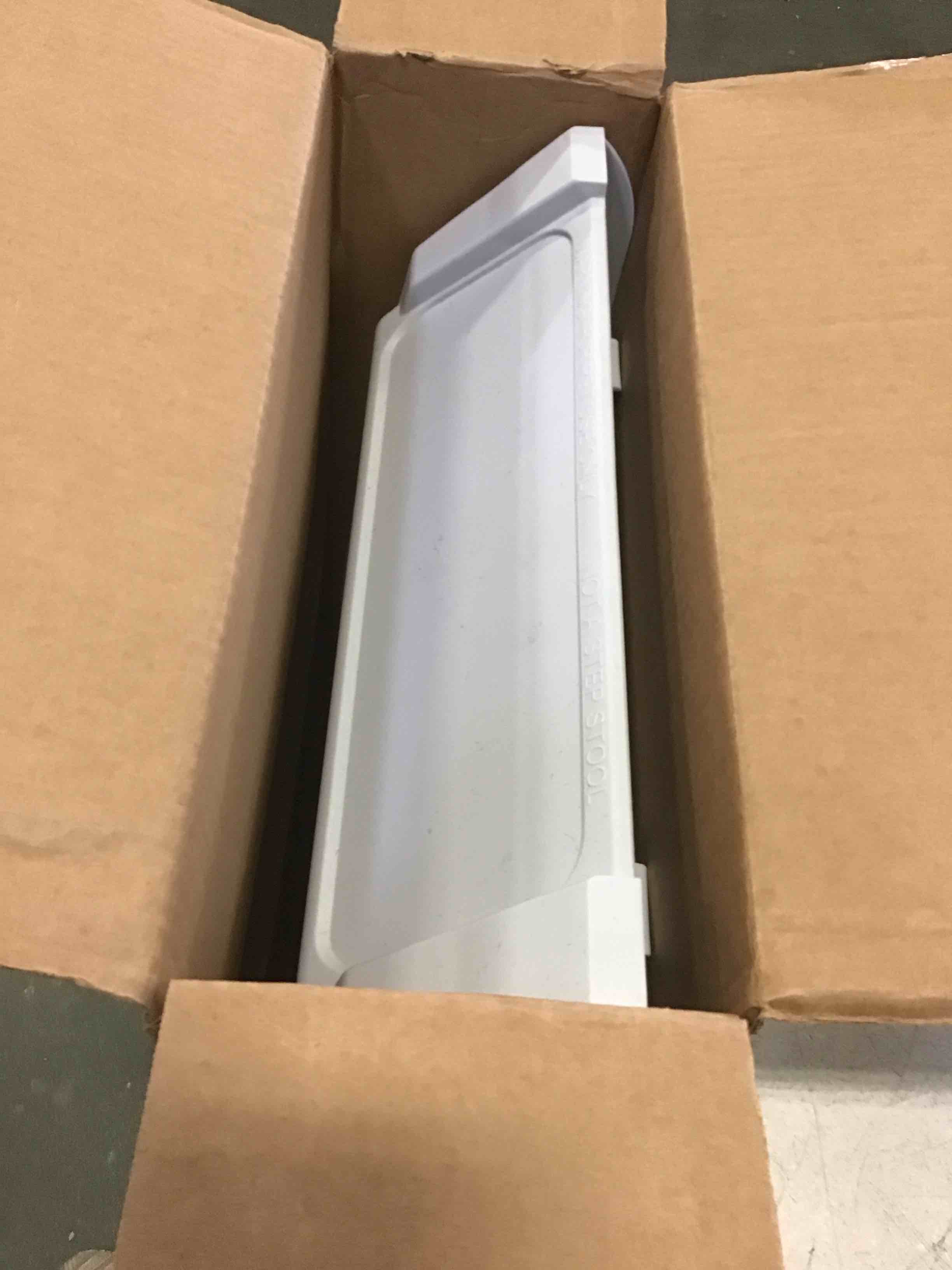 https://s3.amazonaws.com/lotting-images-prod/bidfta/BLU5253457_1700854778788.jpeg