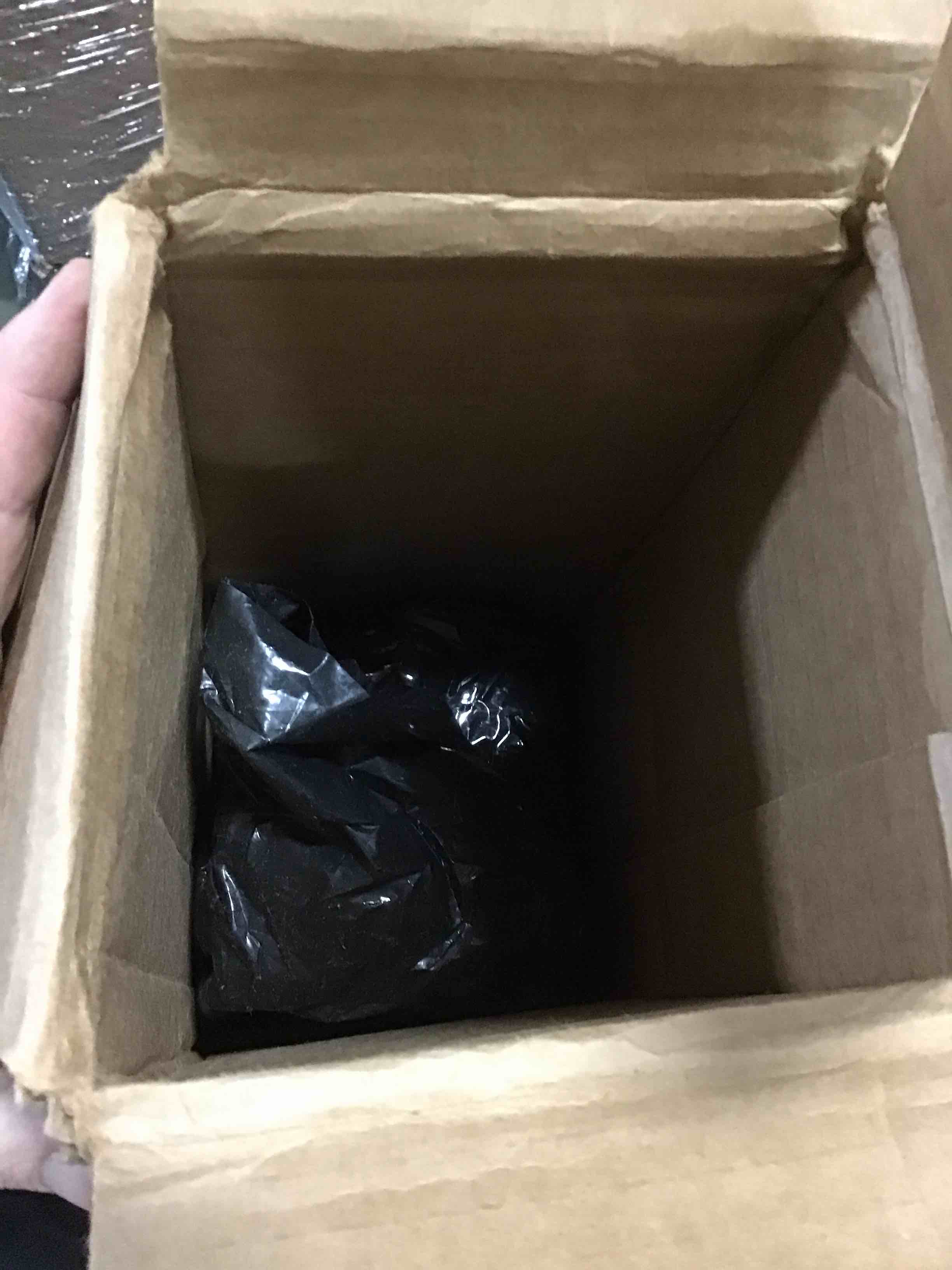 https://s3.amazonaws.com/lotting-images-prod/bidfta/BLU5253575_1701103230860.jpeg