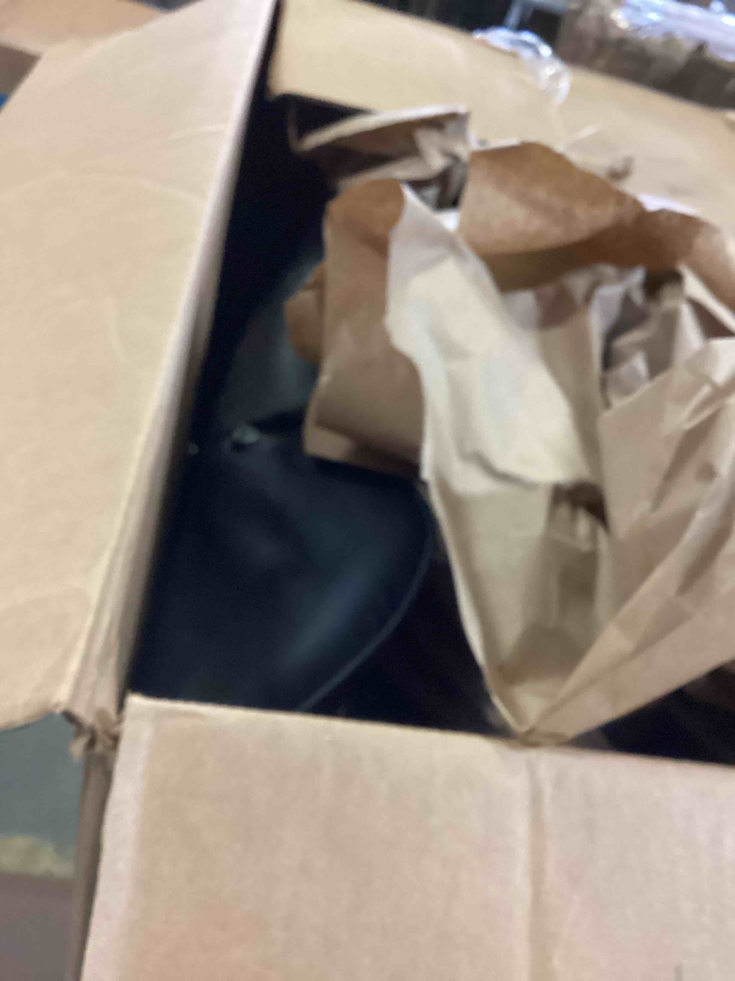 https://s3.amazonaws.com/lotting-images-prod/bidfta/BLU5253829_1701199230220.jpeg