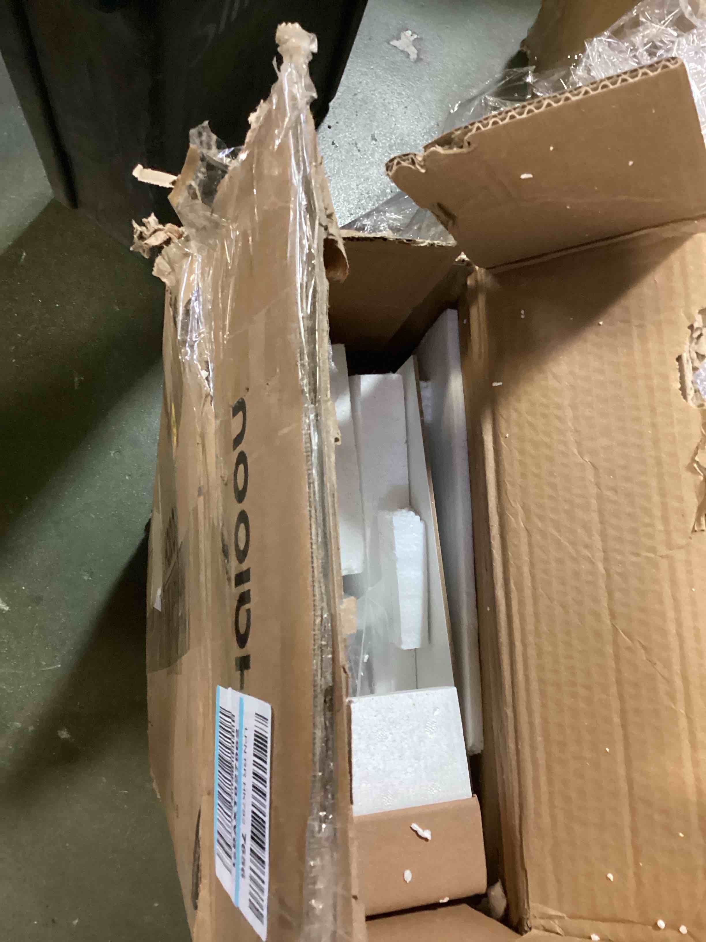 https://s3.amazonaws.com/lotting-images-prod/bidfta/BLU5253833_1701199752612.jpeg