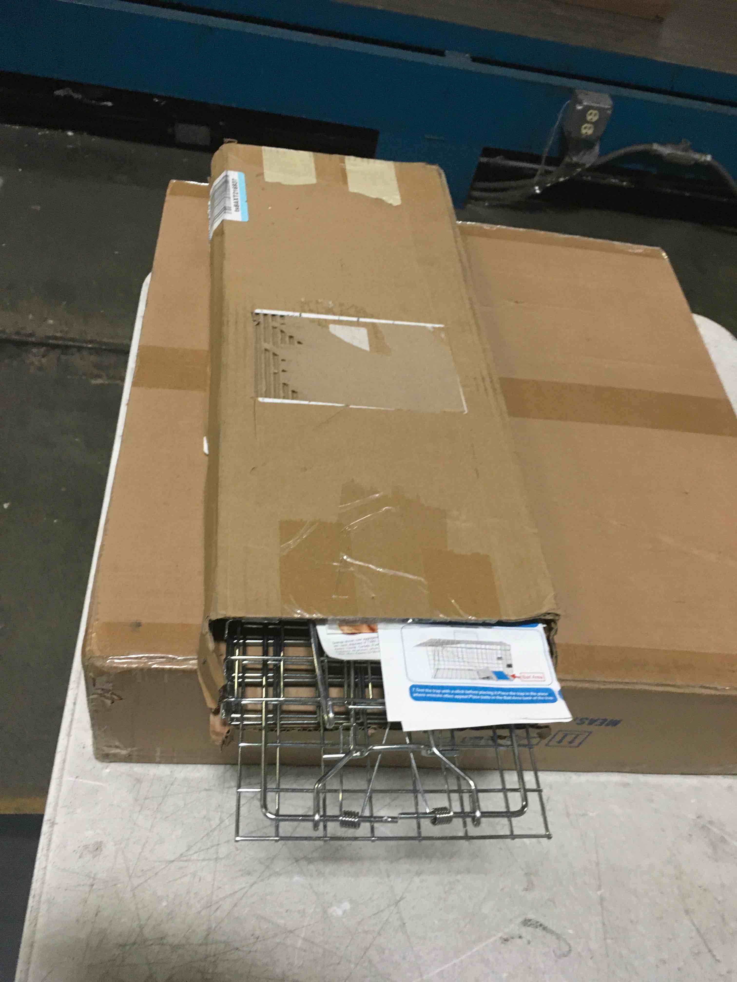 https://s3.amazonaws.com/lotting-images-prod/bidfta/BLU5254060_1701351057361.jpeg
