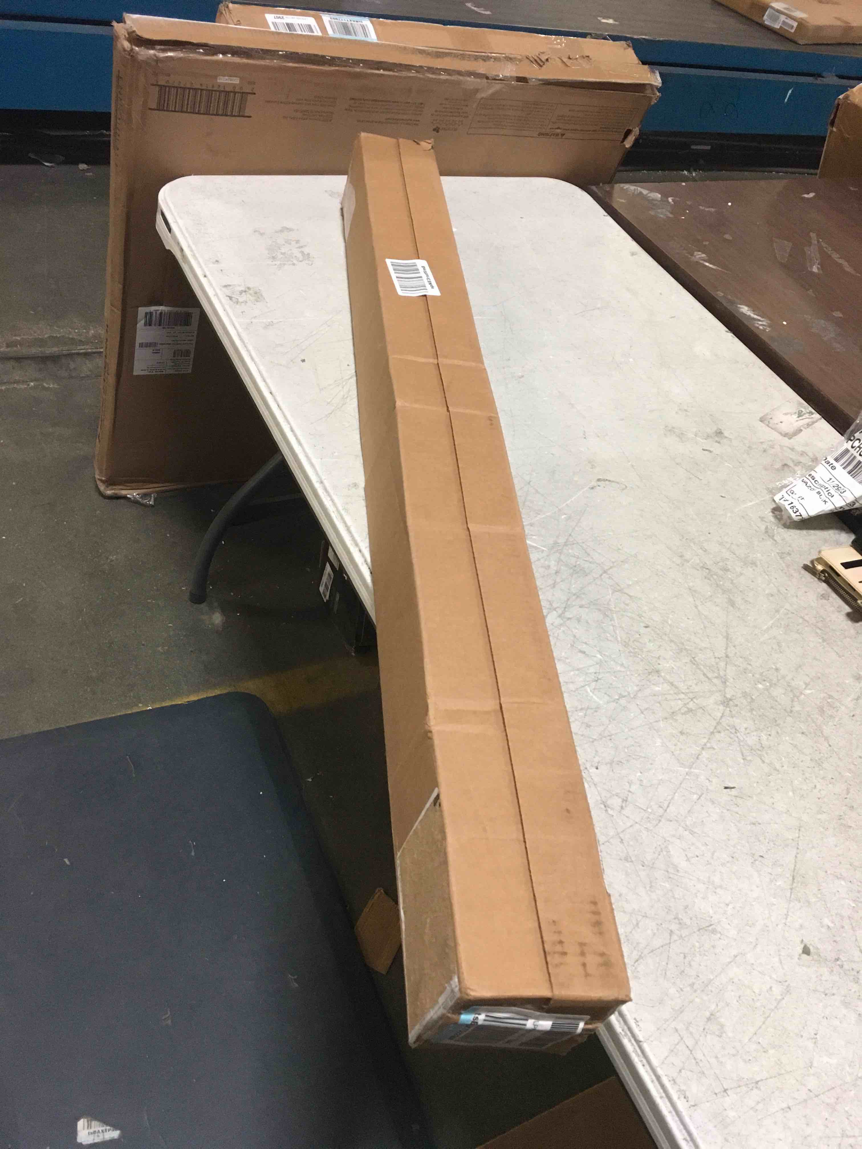 https://s3.amazonaws.com/lotting-images-prod/bidfta/BLU5254105_1701358917733.jpeg