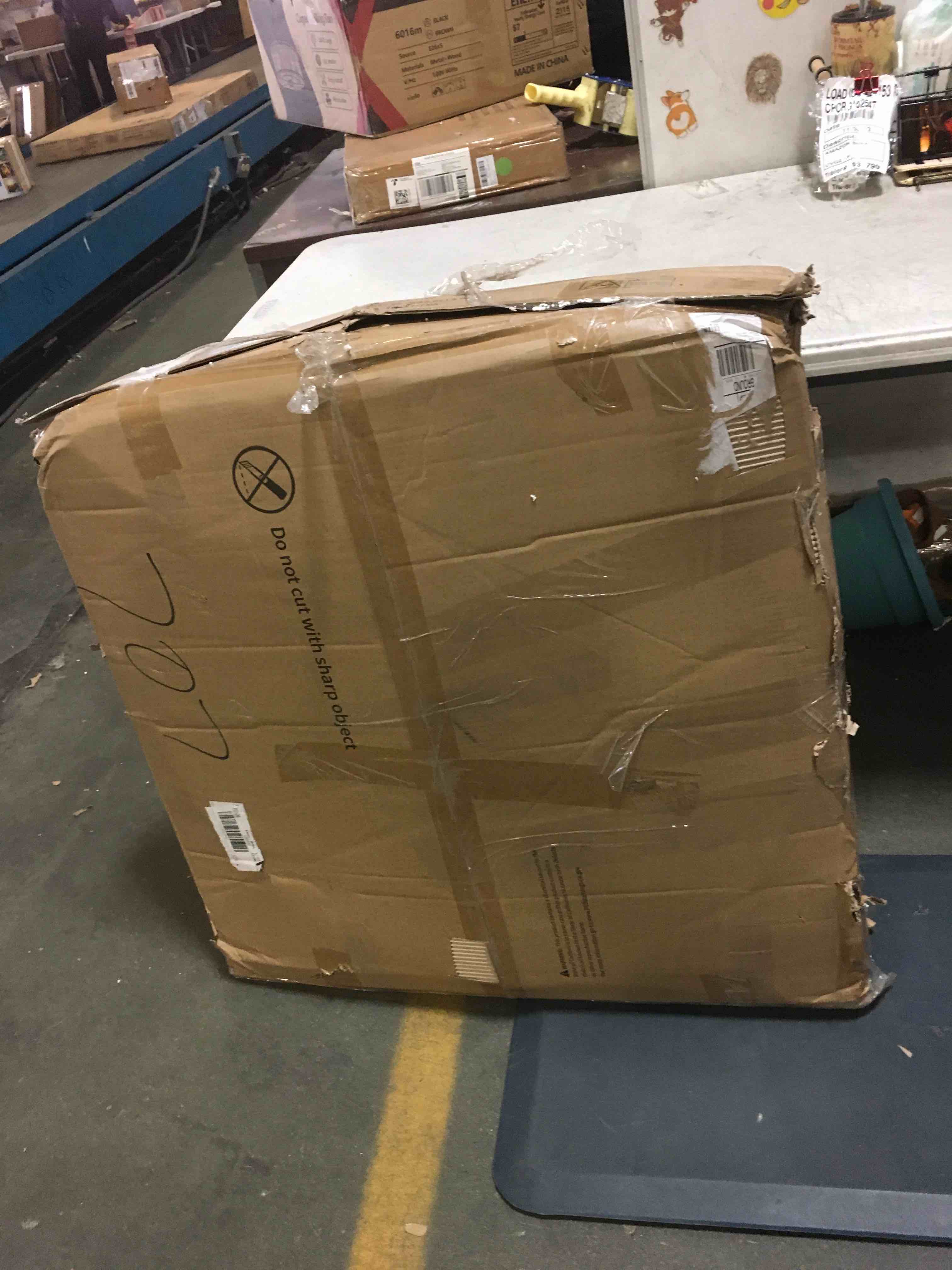 https://s3.amazonaws.com/lotting-images-prod/bidfta/BLU5254140_1701363192339.jpeg
