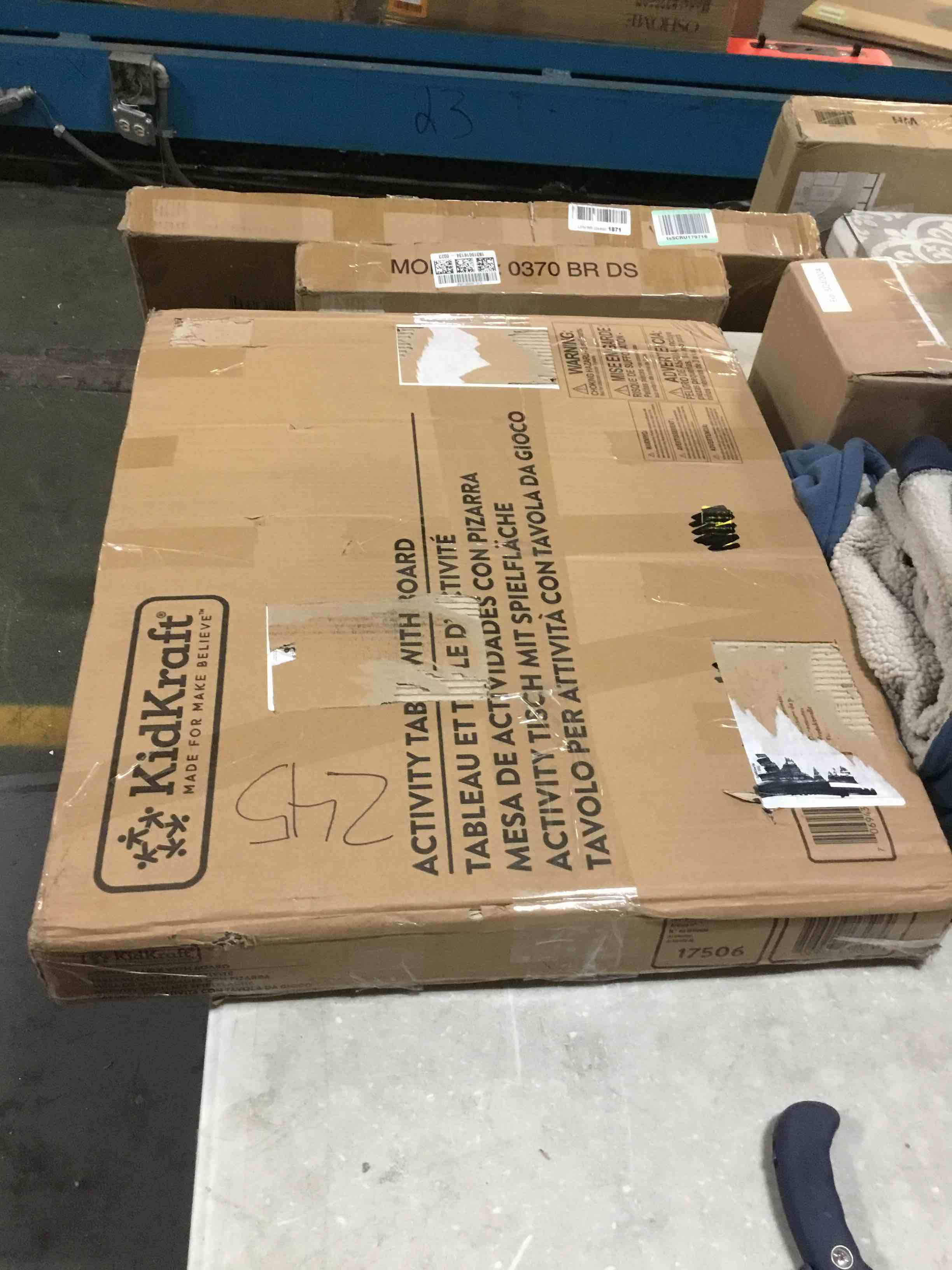 https://s3.amazonaws.com/lotting-images-prod/bidfta/BLU5254516_1701705451167.jpeg