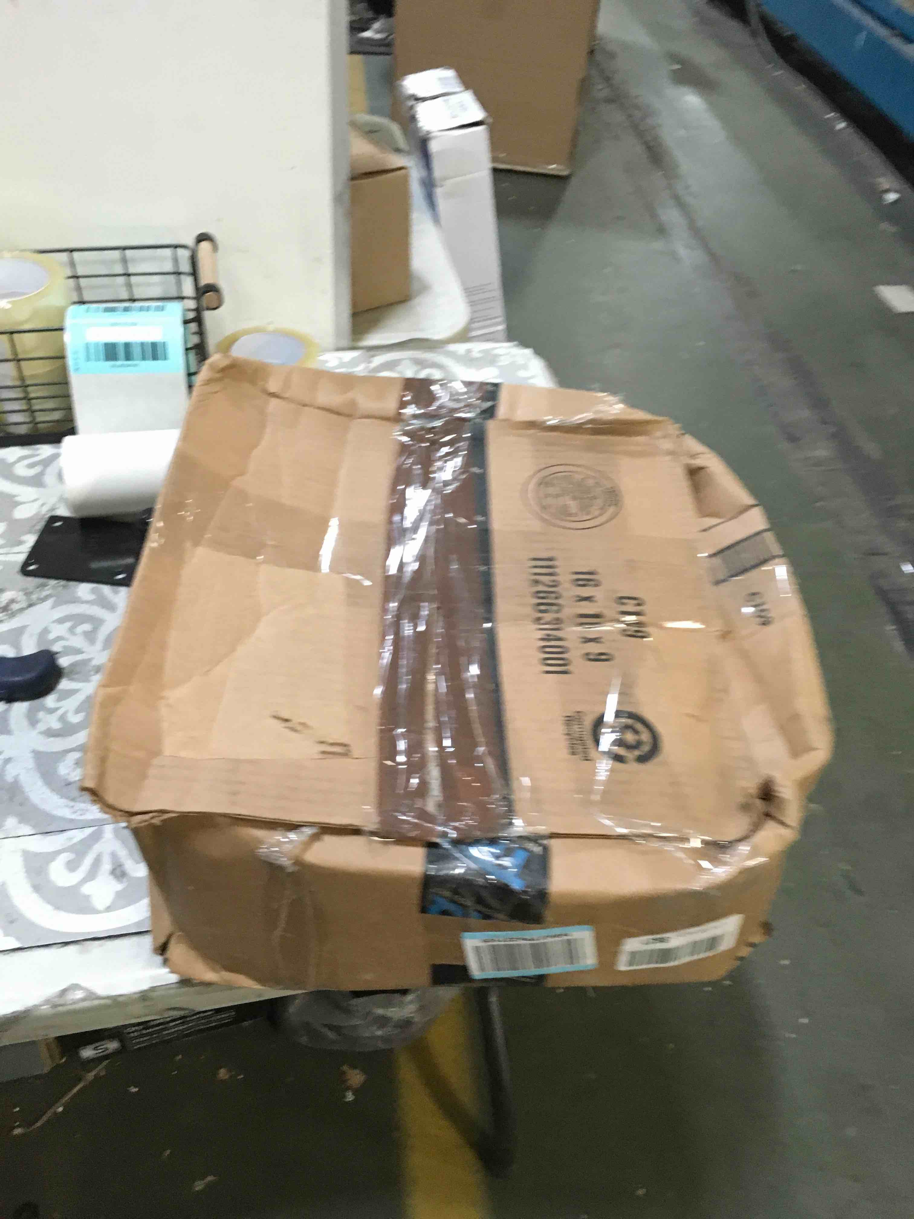 https://s3.amazonaws.com/lotting-images-prod/bidfta/BLU5254746_1701795972766.jpeg