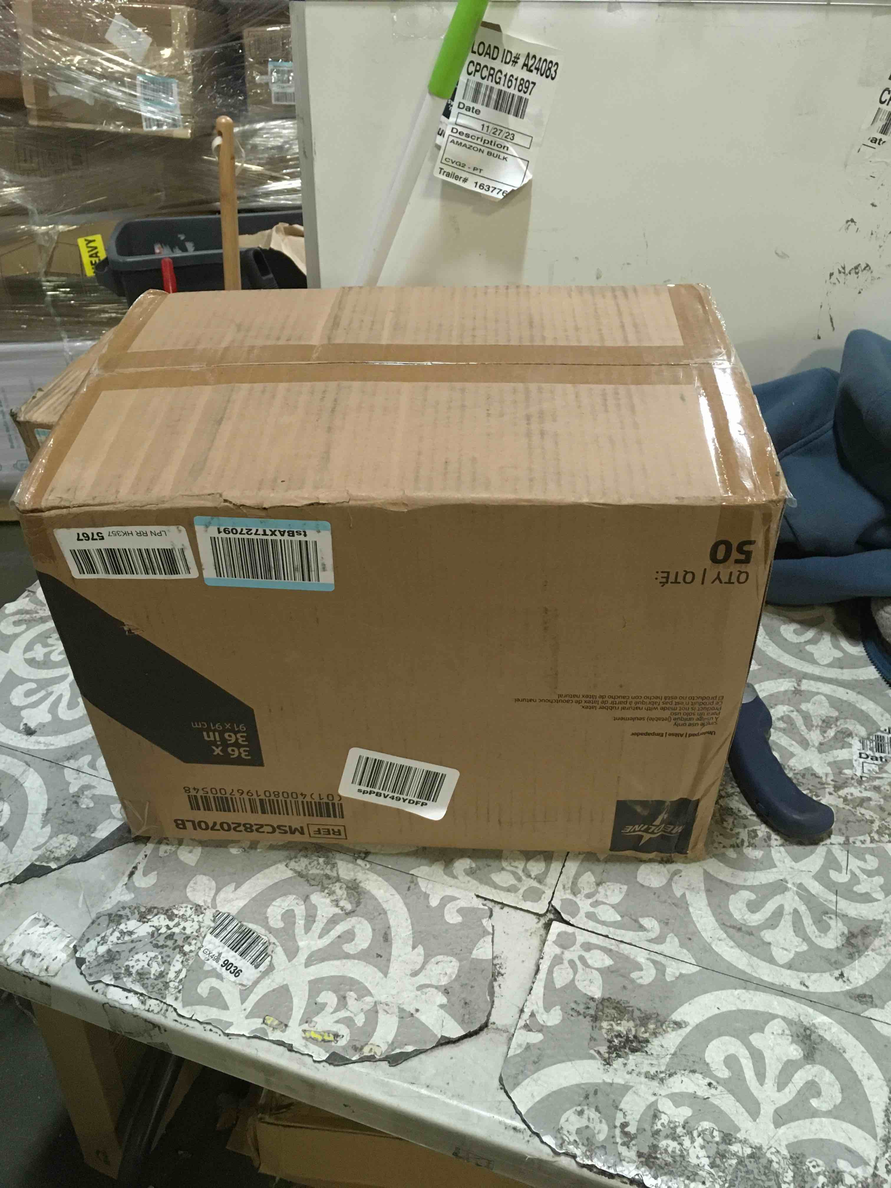 https://s3.amazonaws.com/lotting-images-prod/bidfta/BLU5254831_1701808540376.jpeg