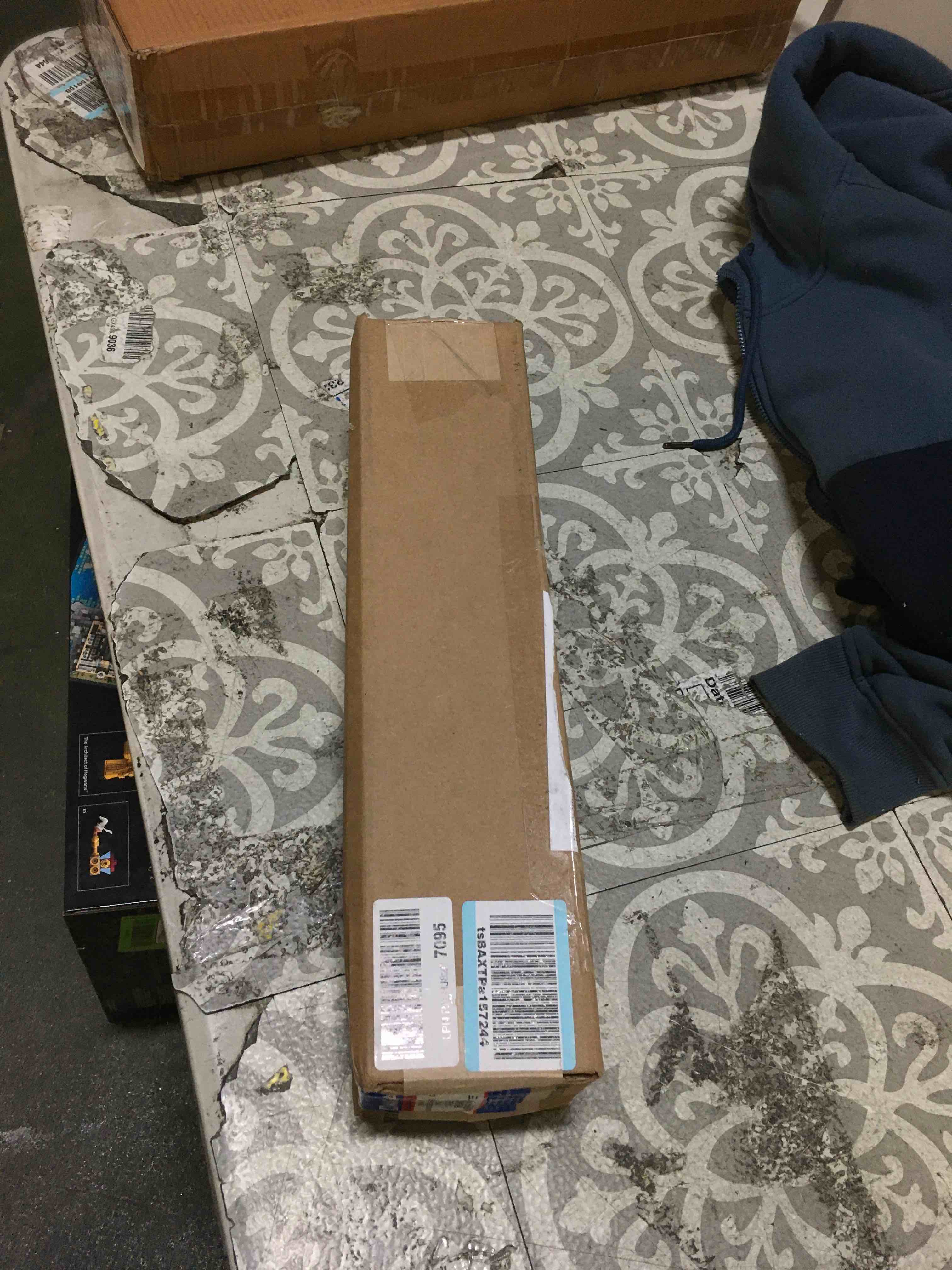 https://s3.amazonaws.com/lotting-images-prod/bidfta/BLU5254848_1701810988792.jpeg