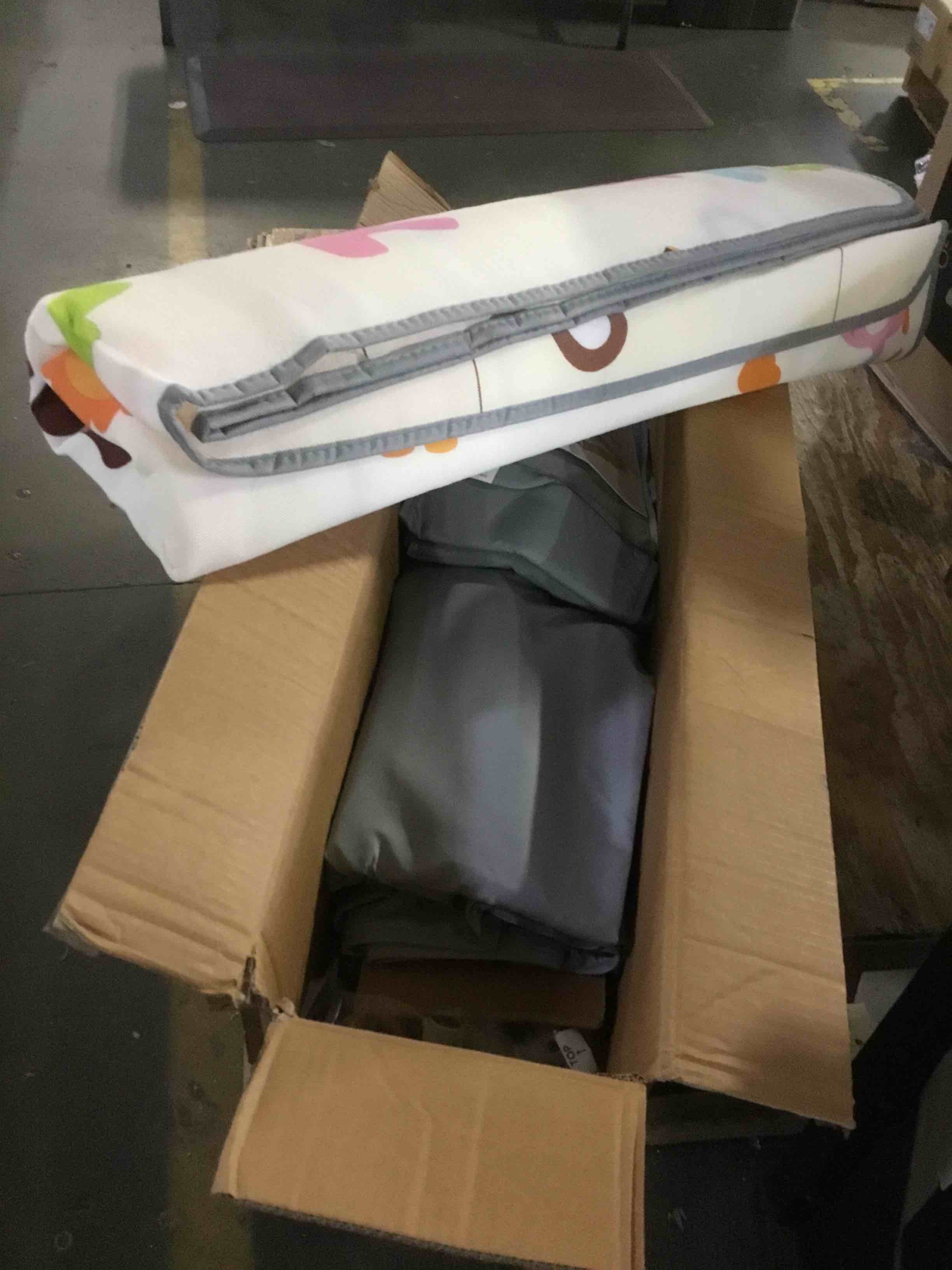 https://s3.amazonaws.com/lotting-images-prod/bidfta/BLU5255009_1700858657232.jpeg