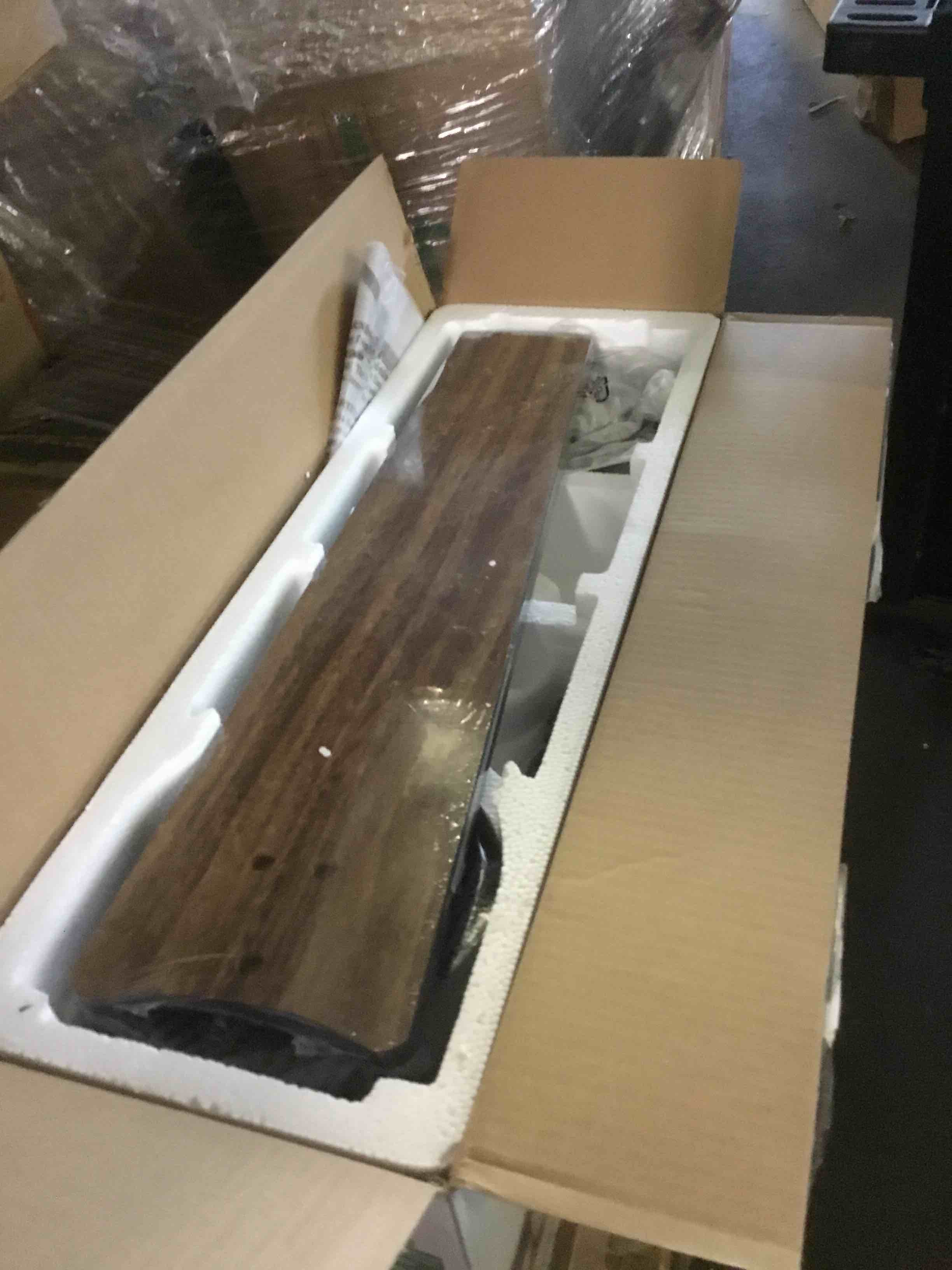 https://s3.amazonaws.com/lotting-images-prod/bidfta/BLU5255482_1701273505922.jpeg