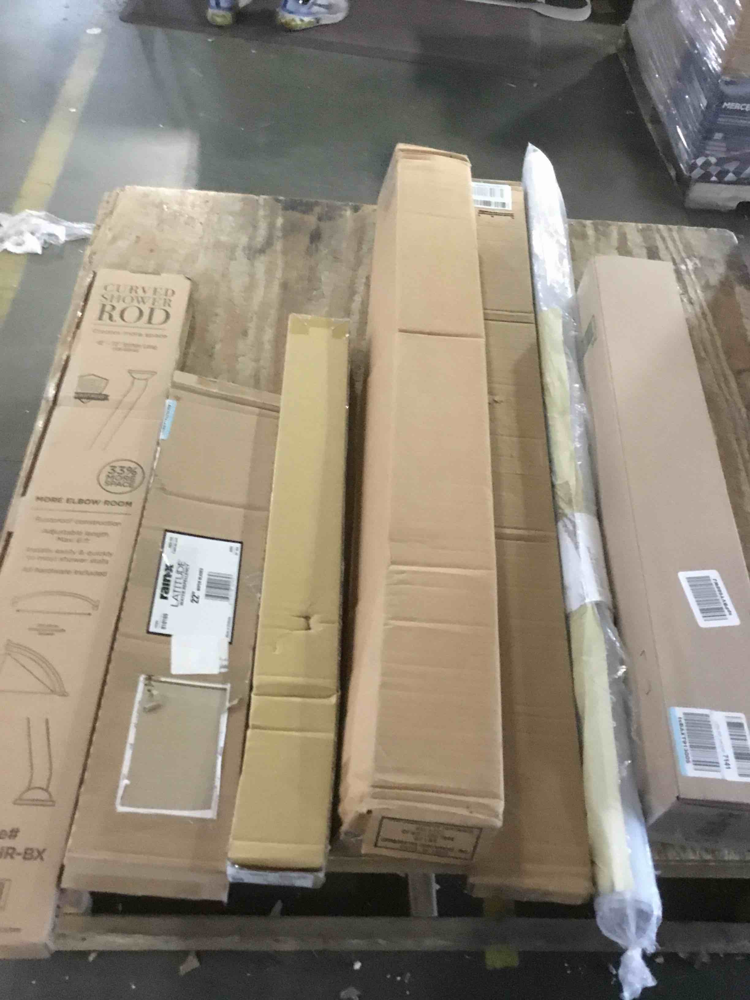 https://s3.amazonaws.com/lotting-images-prod/bidfta/BLU5255612_1701292851558.jpeg