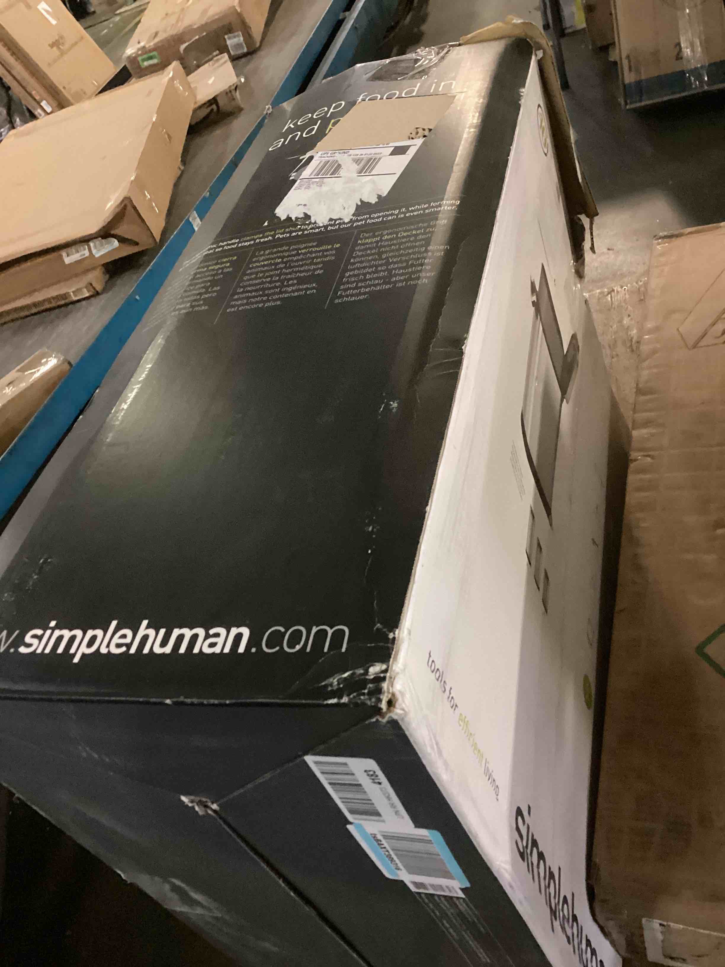 https://s3.amazonaws.com/lotting-images-prod/bidfta/BLU5255956_1701715254114.jpeg