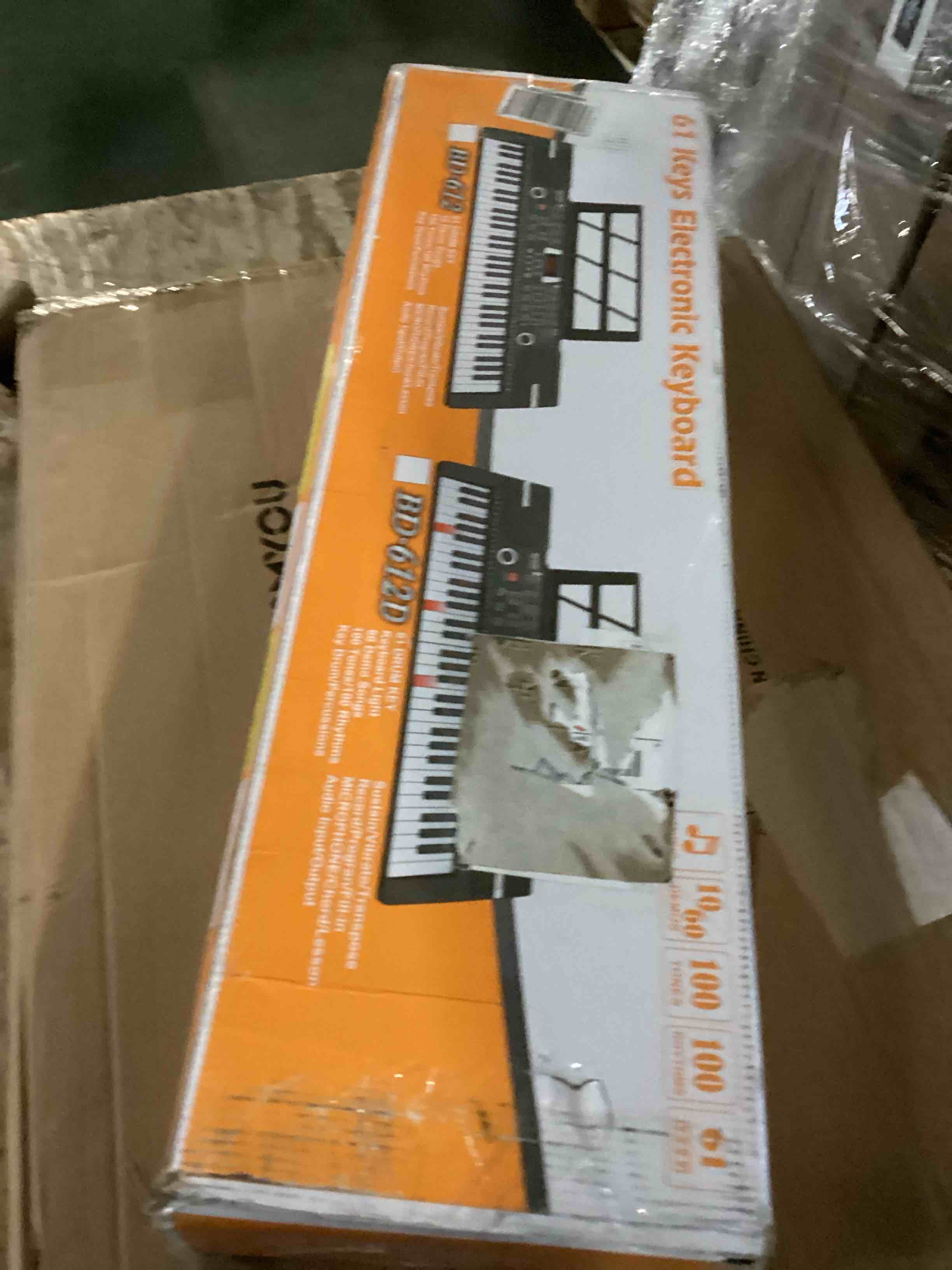 https://s3.amazonaws.com/lotting-images-prod/bidfta/BLU5256010_1701723829631.jpeg