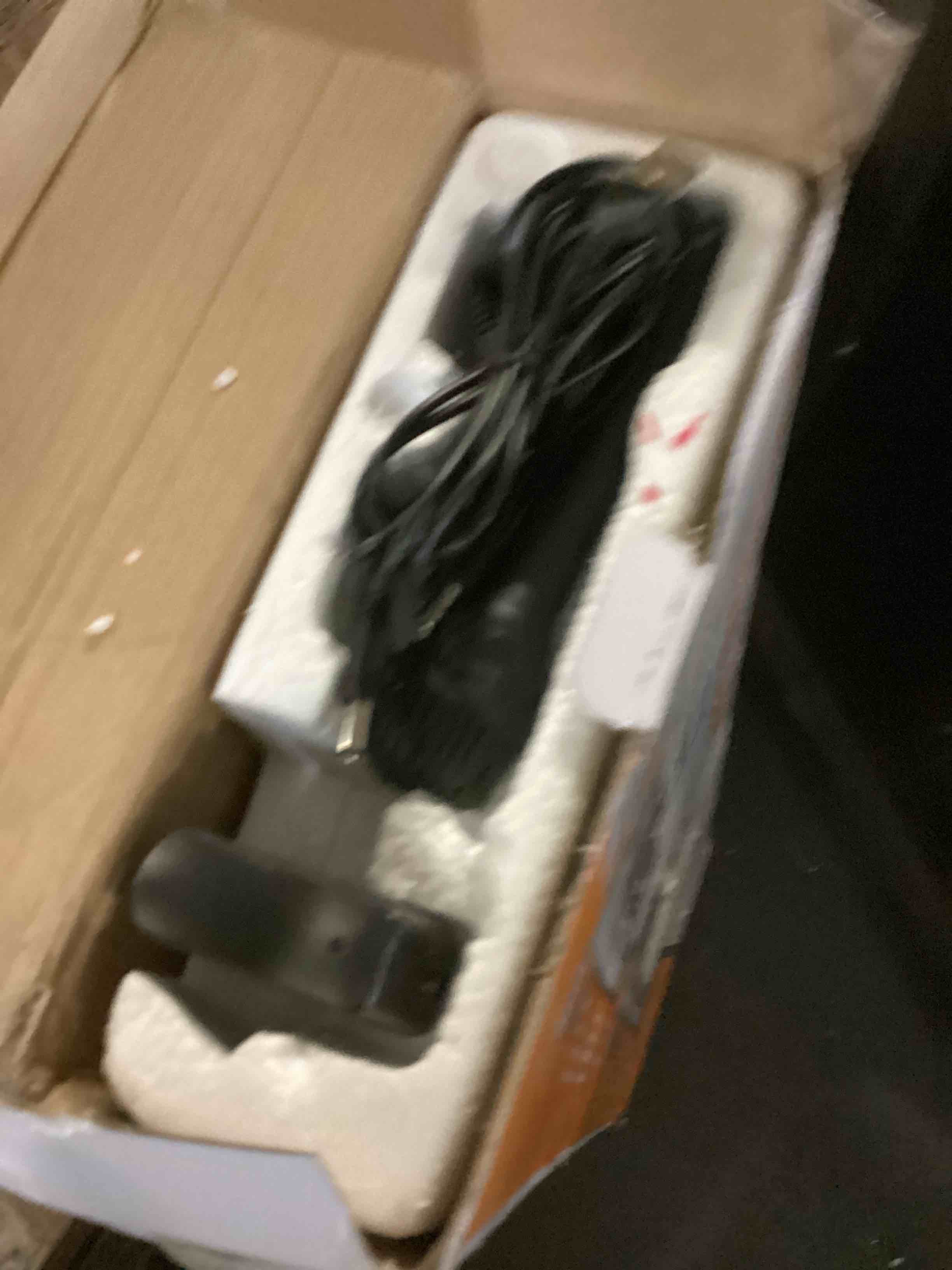 https://s3.amazonaws.com/lotting-images-prod/bidfta/BLU5256010_1701723890377.jpeg