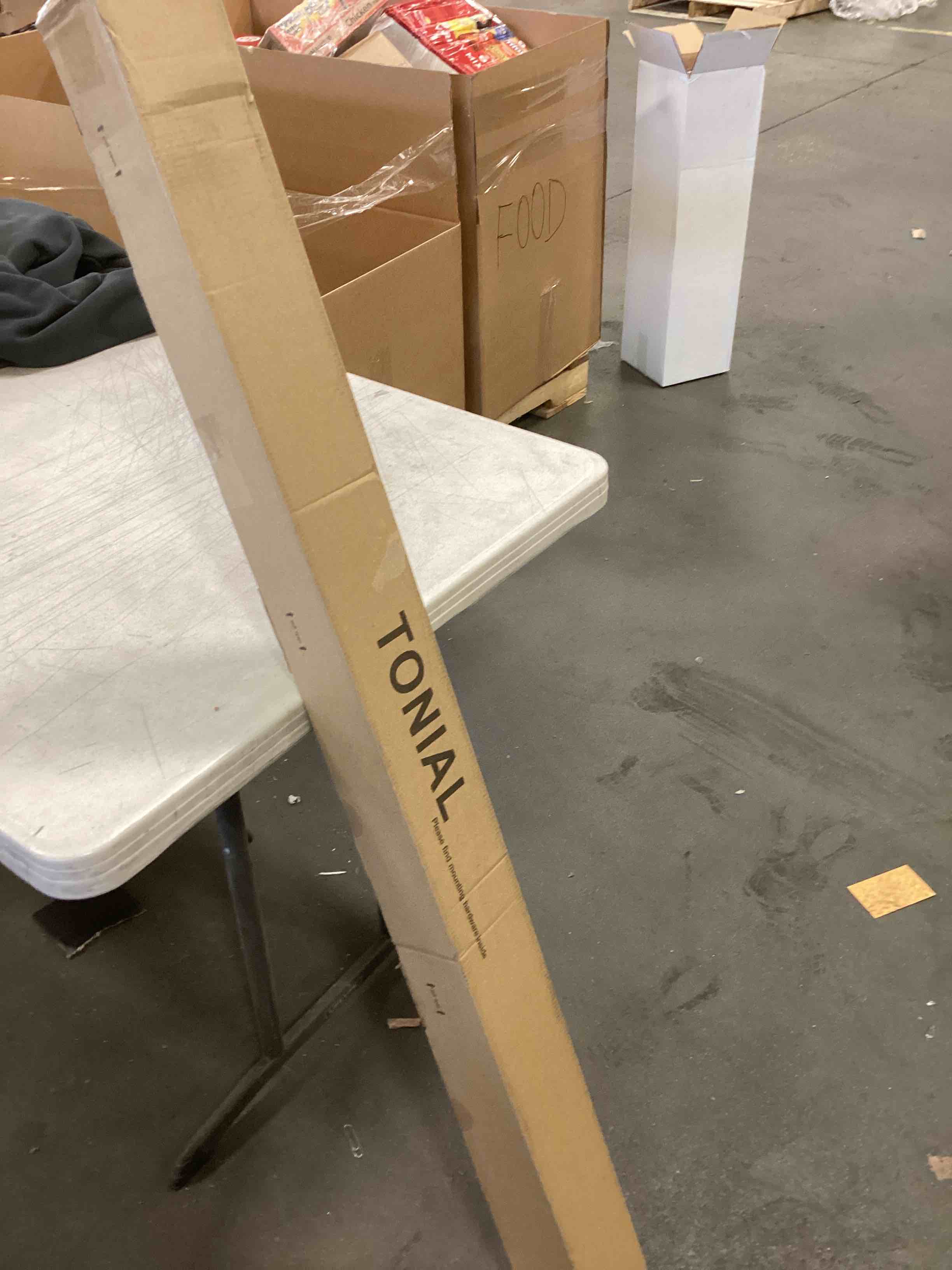 https://s3.amazonaws.com/lotting-images-prod/bidfta/BLU5257210_1705007741733.jpeg