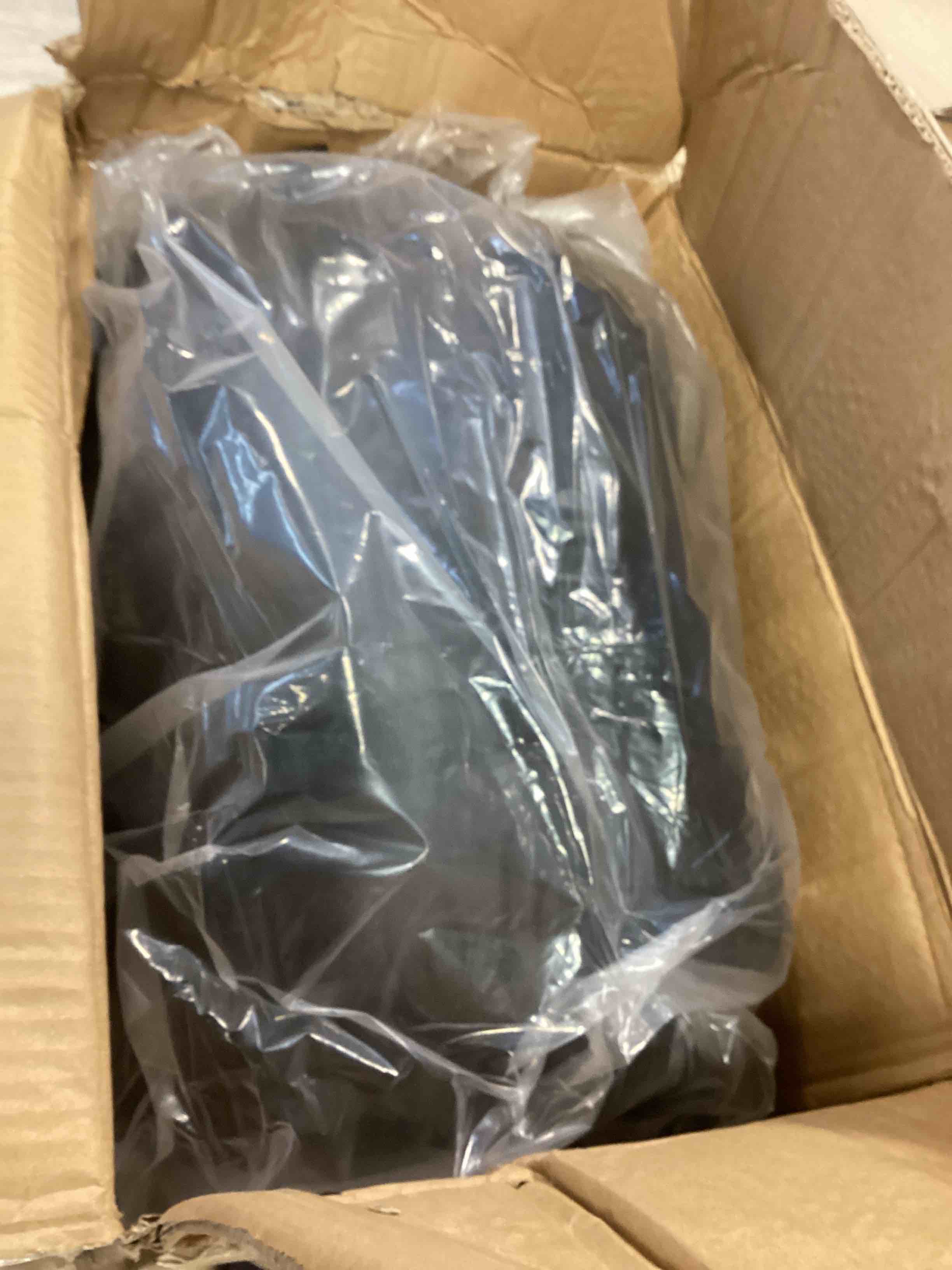 https://s3.amazonaws.com/lotting-images-prod/bidfta/BLU5257521_1705498639151.jpeg