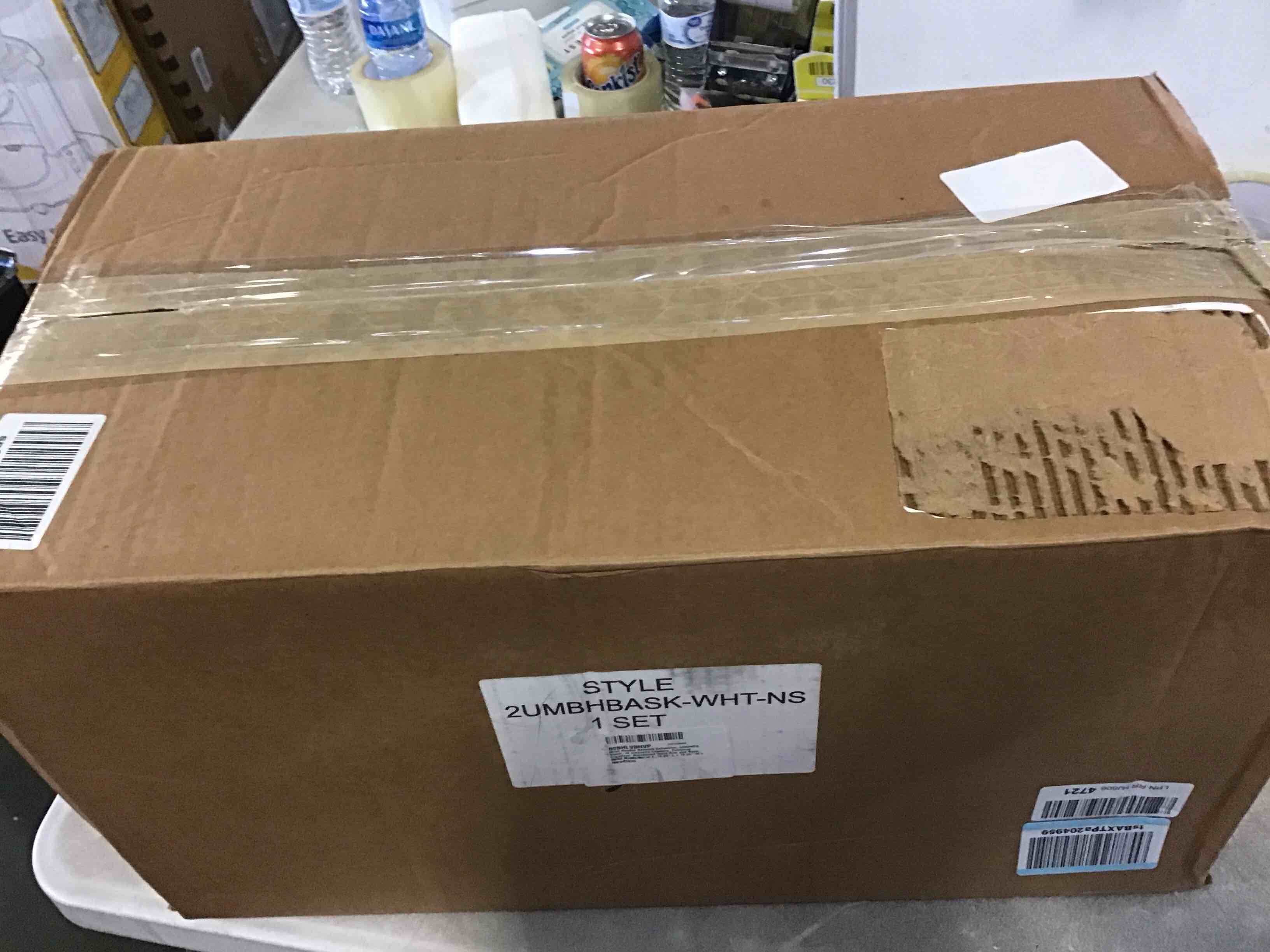 https://s3.amazonaws.com/lotting-images-prod/bidfta/BLU5259501_1700680436902.jpeg