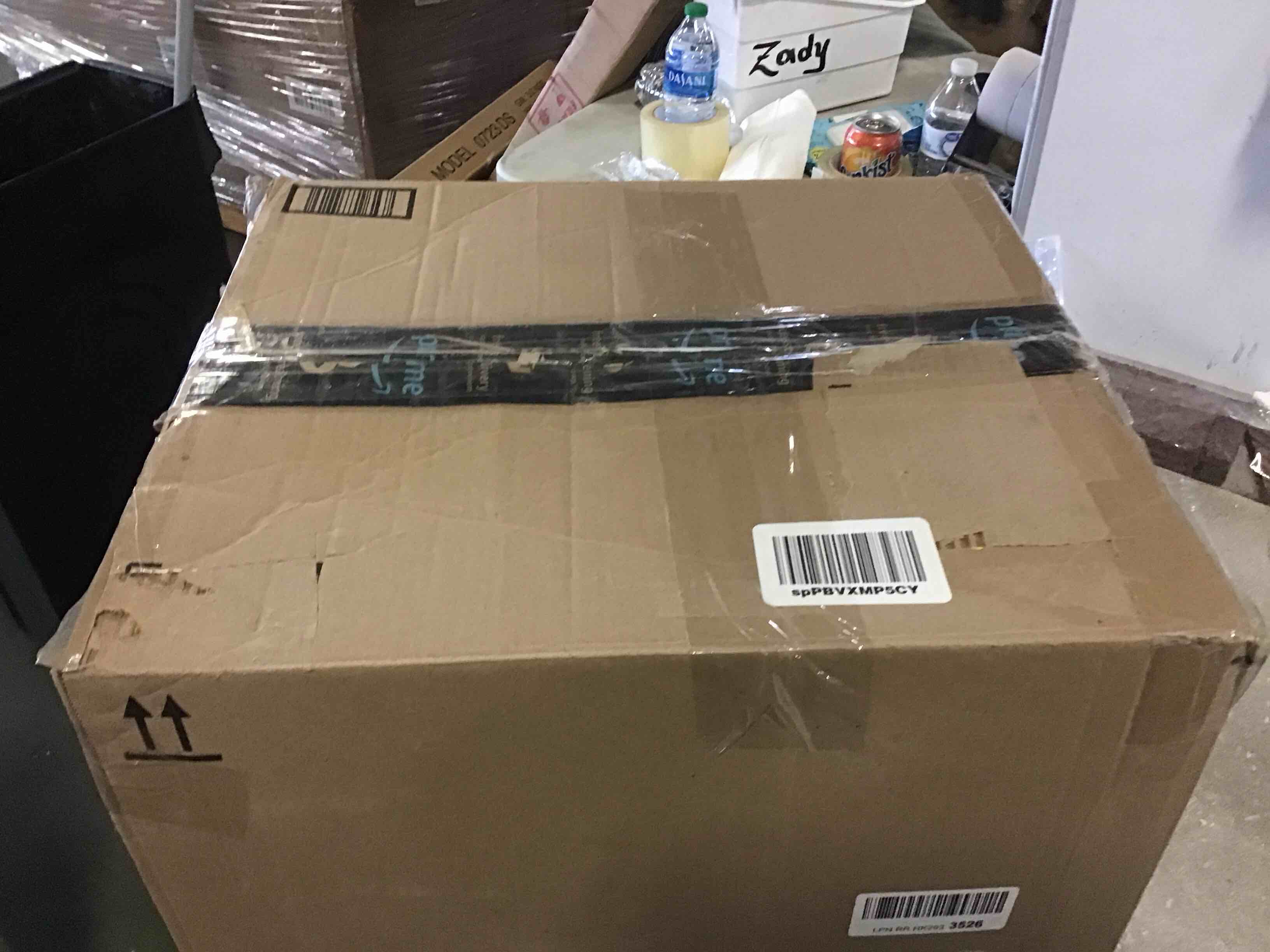 https://s3.amazonaws.com/lotting-images-prod/bidfta/BLU5259528_1700684538335.jpeg