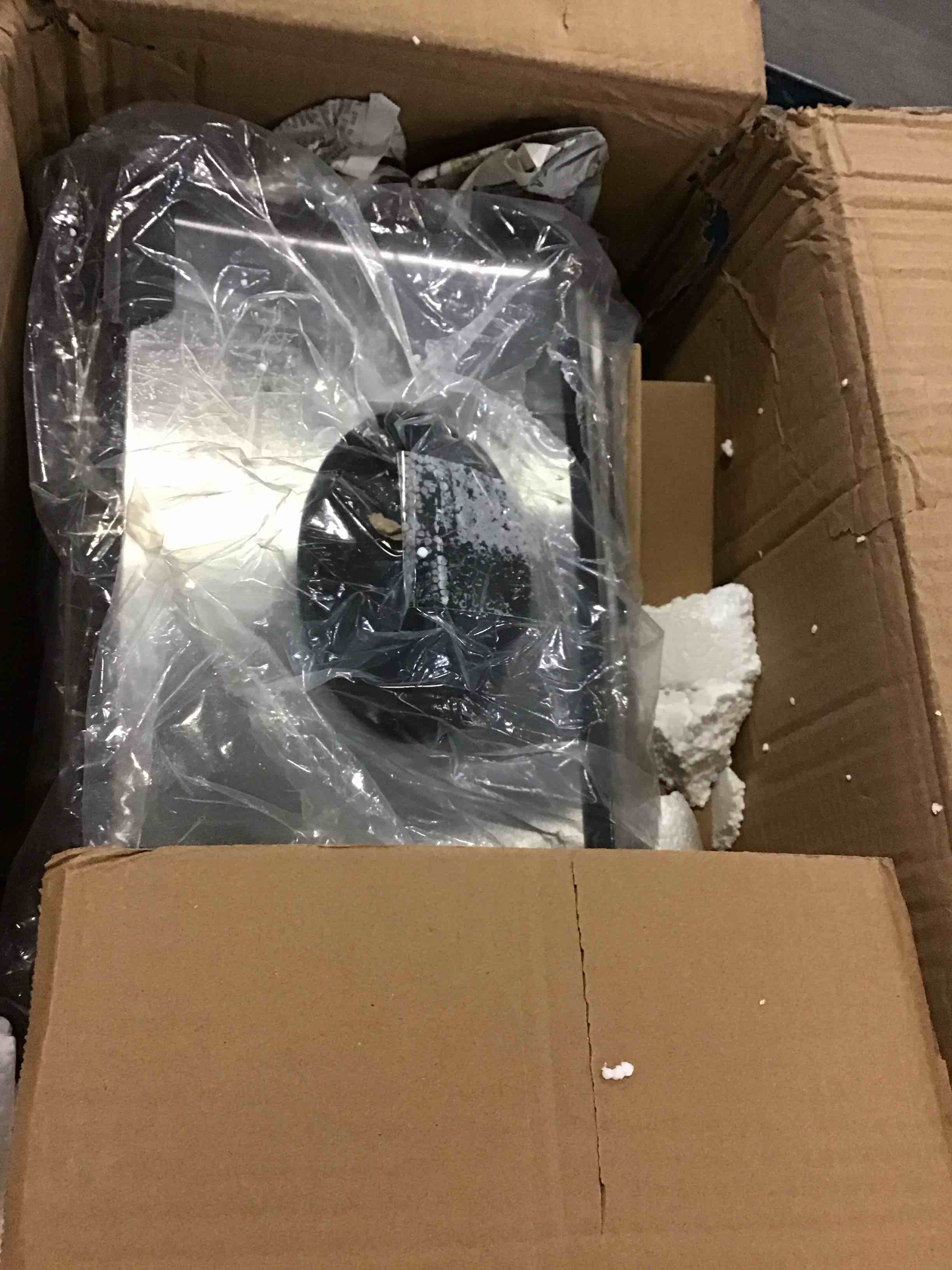 https://s3.amazonaws.com/lotting-images-prod/bidfta/BLU5260428_1701699780595.jpeg